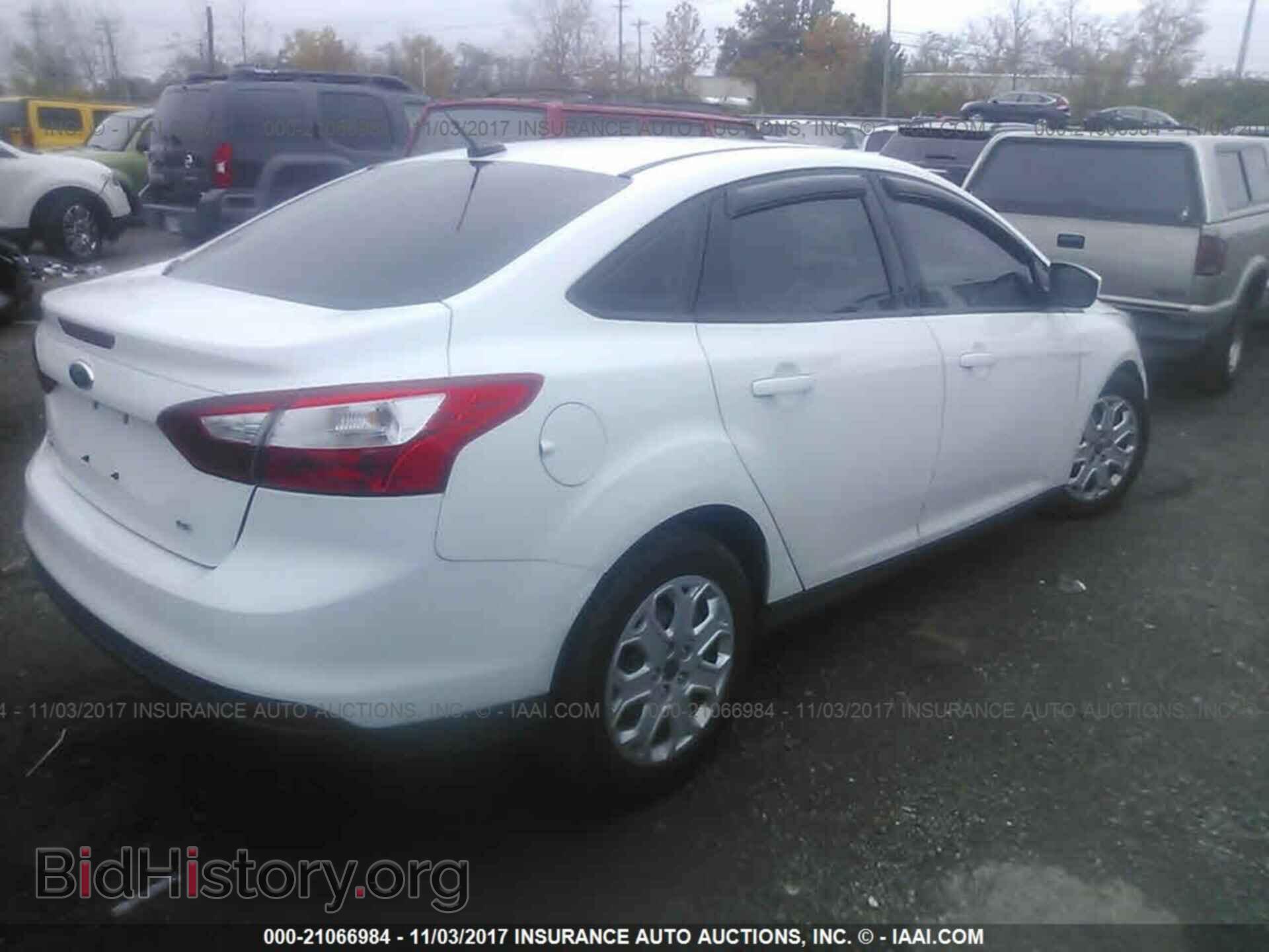 2012 Ford Focus - VIN: 1FAHP3F24CL271967 - Photo 4