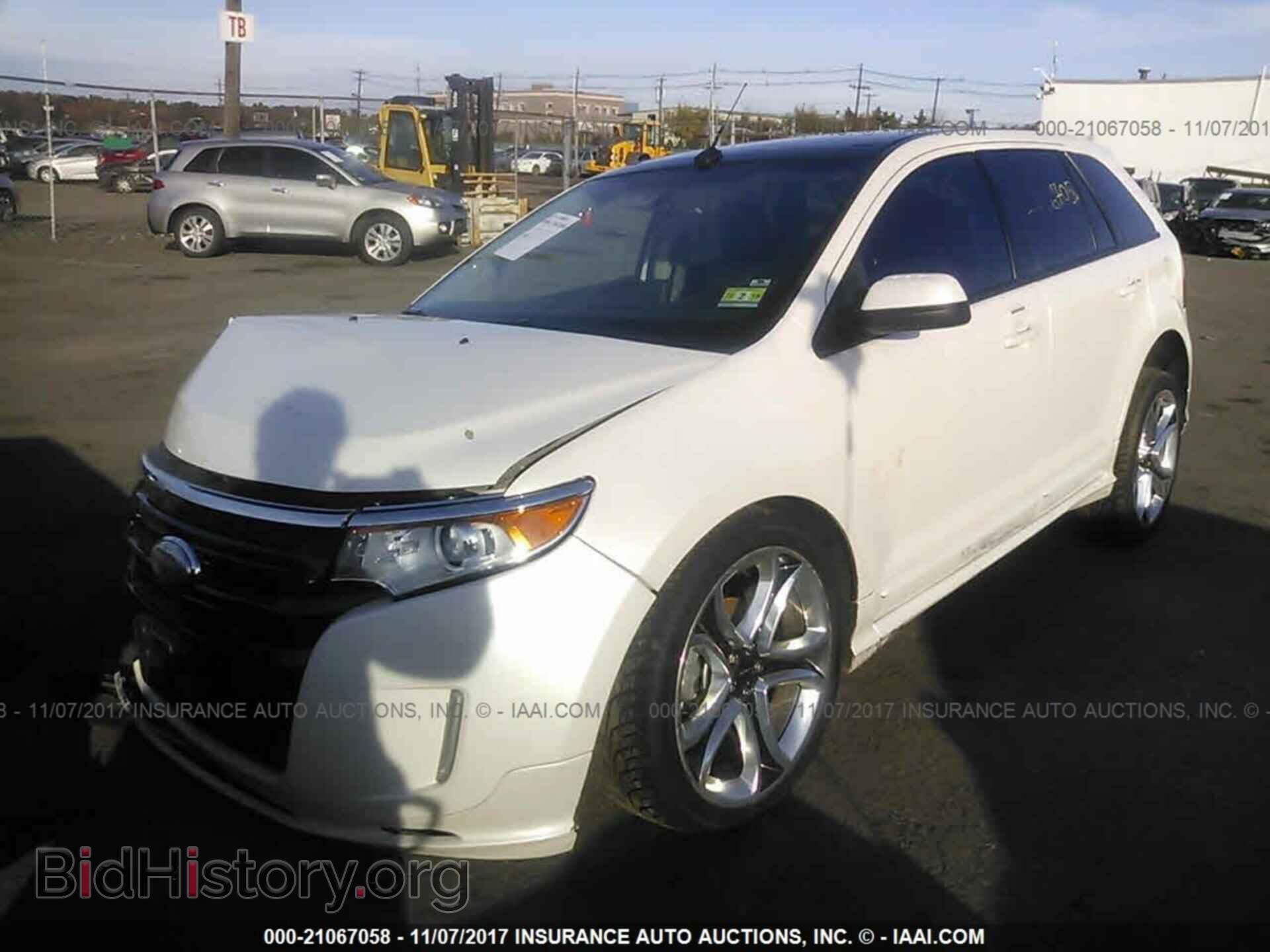 2011 Ford Edge - VIN: 2FMDK4AK9BBB52679 - Photo 2