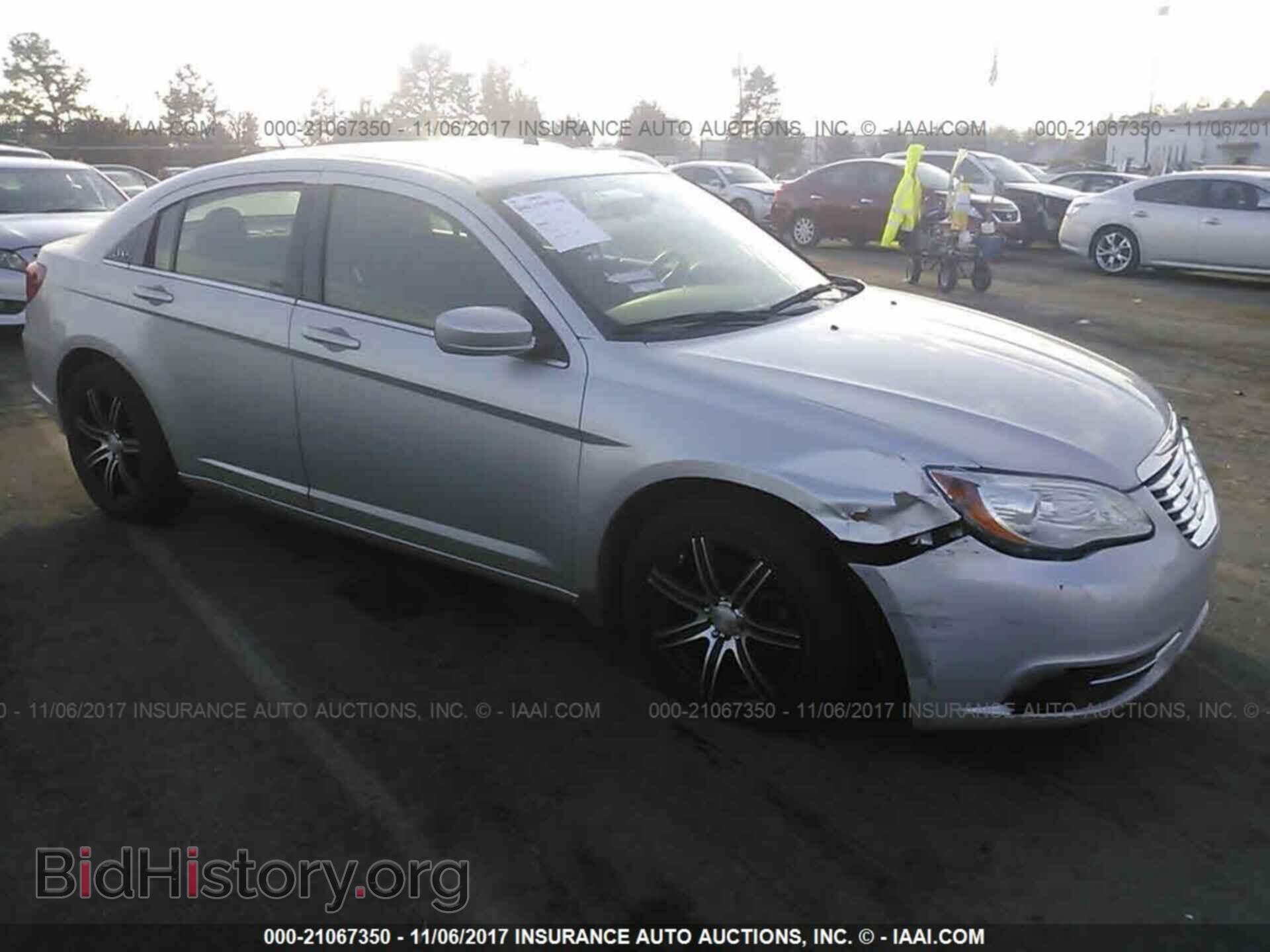 Photo 1C3CCBAB4CN330705 - Chrysler 200 2012