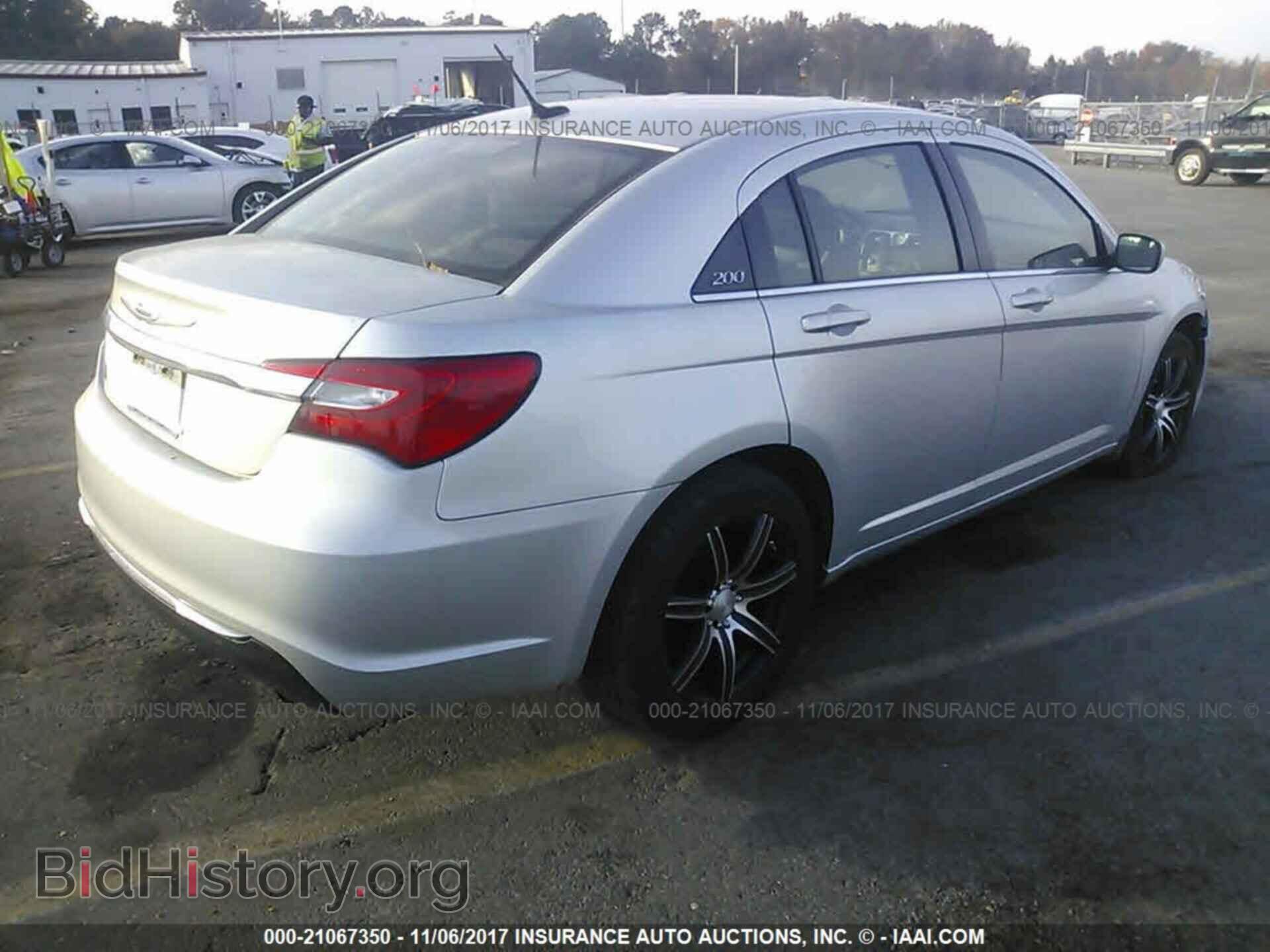 2012 Chrysler 200 - VIN: 1C3CCBAB4CN330705 - Photo 4
