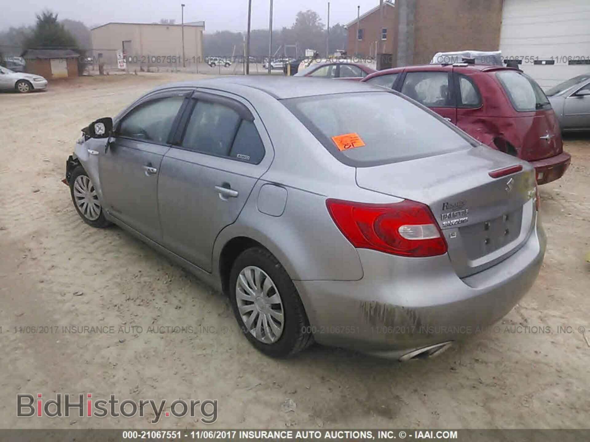 2011 Suzuki Kizashi - VIN: JS2RF9A19B6110438 - Фото 3