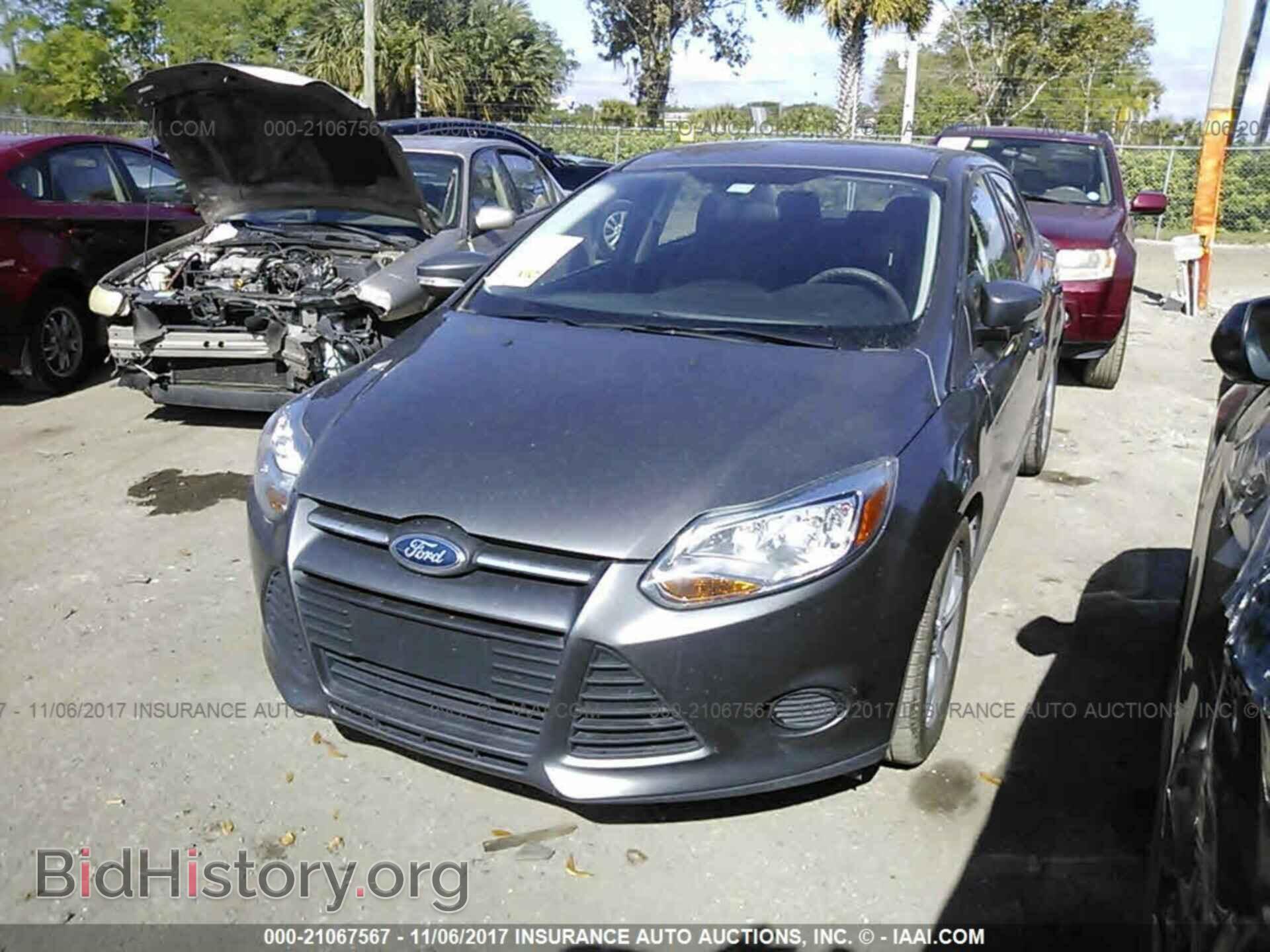 2013 Ford Focus - VIN: 1FADP3F22DL355981 - Photo 2