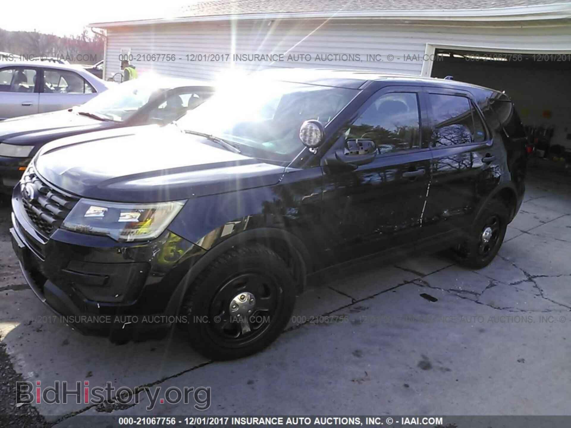 2016 Ford Explorer - VIN: 1FM5K8AR4GGC61415 - Photo 2