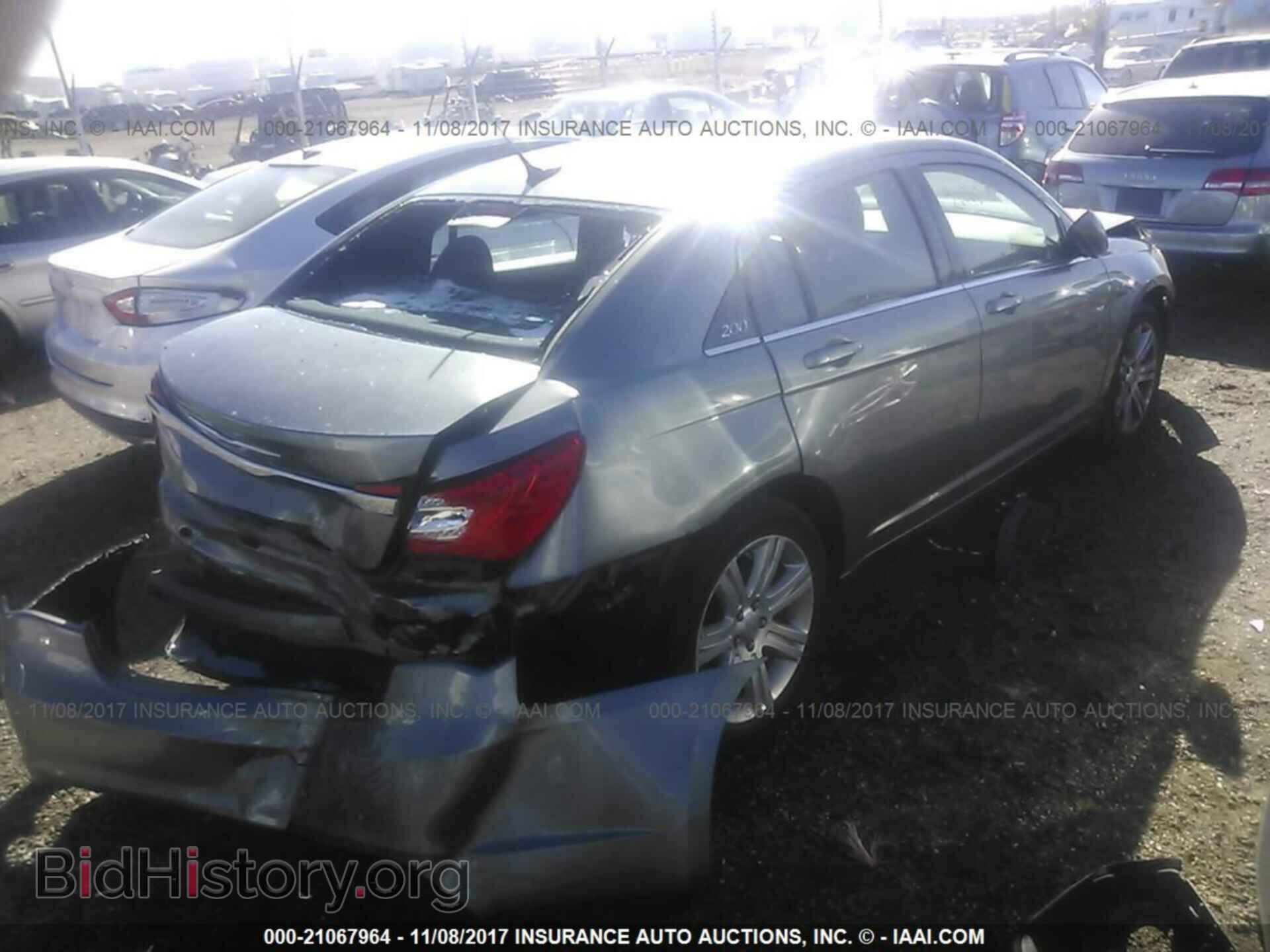 2013 Chrysler 200 - VIN: 1C3CCBBB6DN764690 - Photo 4