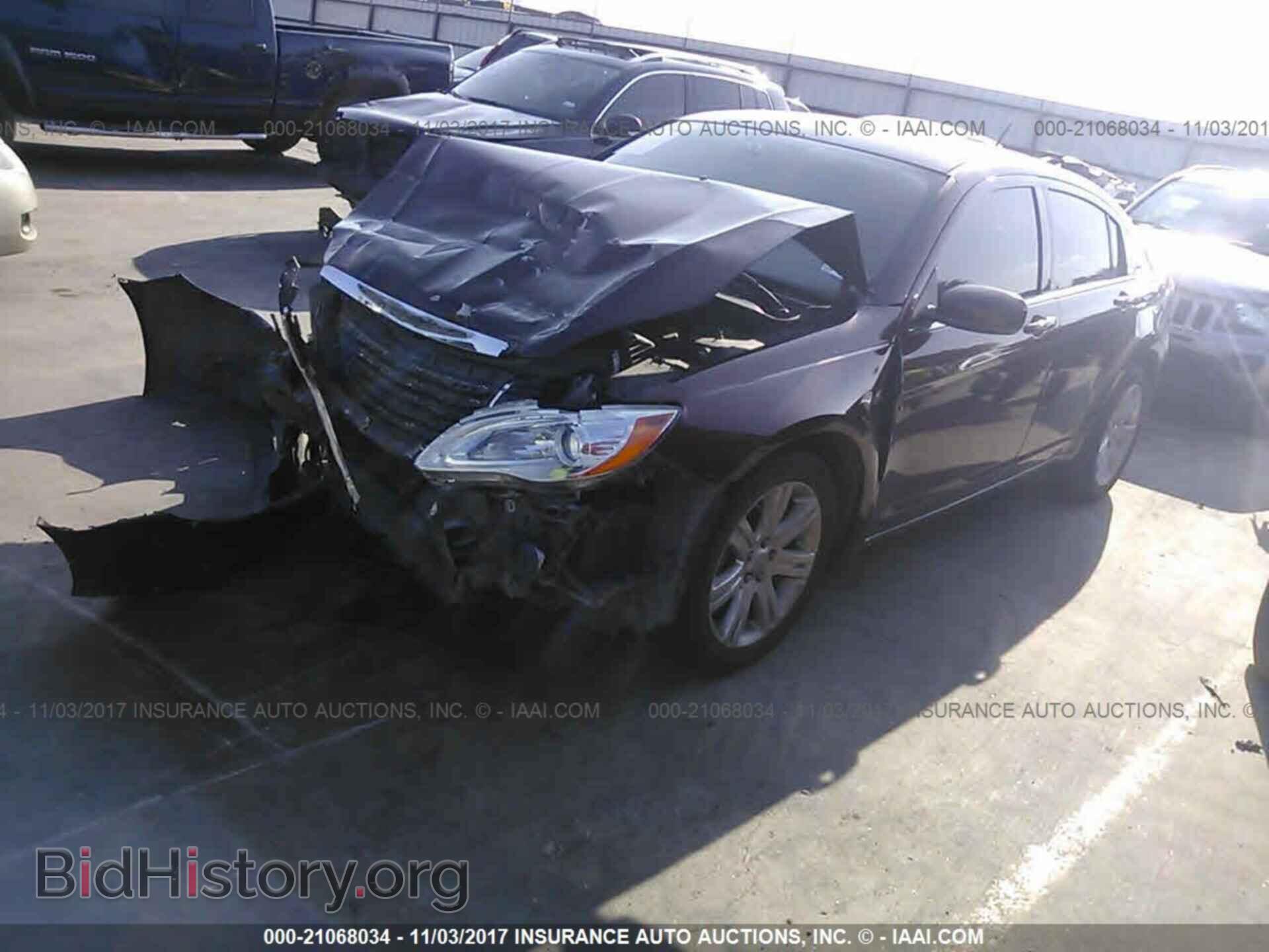 2013 Chrysler 200 - VIN: 1C3CCBBB9DN515753 - Photo 2