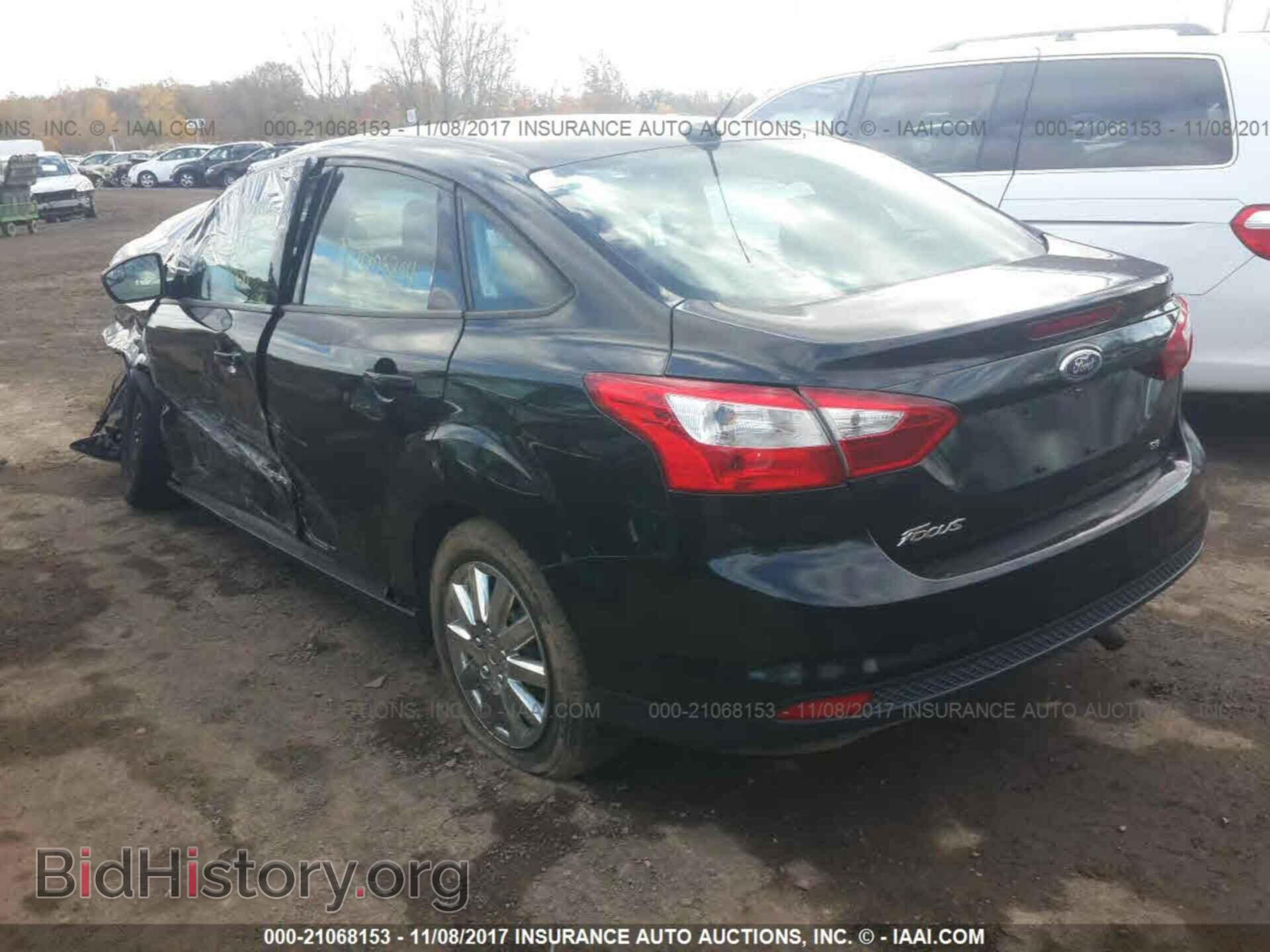 2012 Ford Focus - VIN: 1FAHP3F21CL170143 - Photo 3