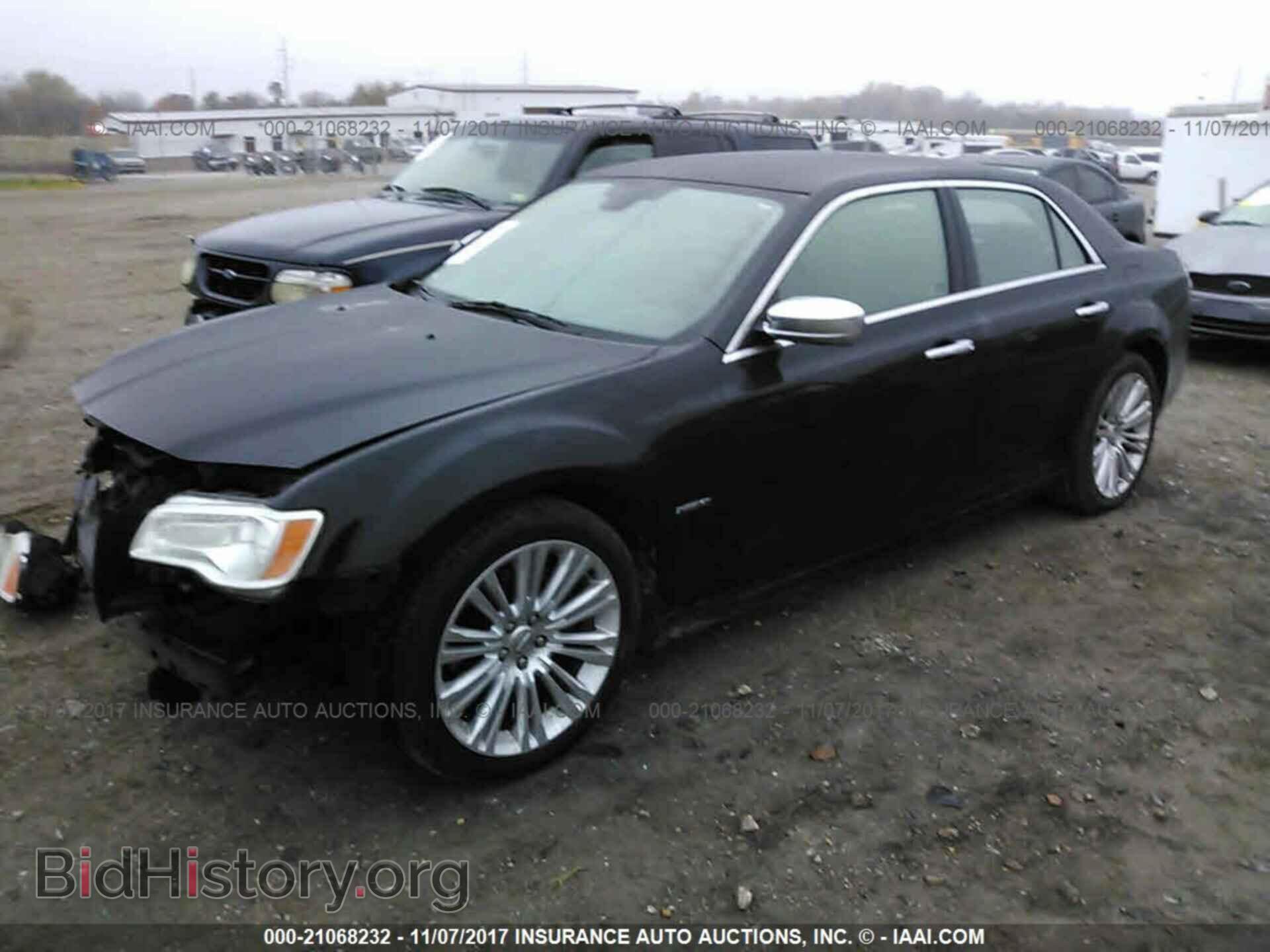 2012 Chrysler 300c - VIN: 2C3CCAET3CH146944 - Фото 2