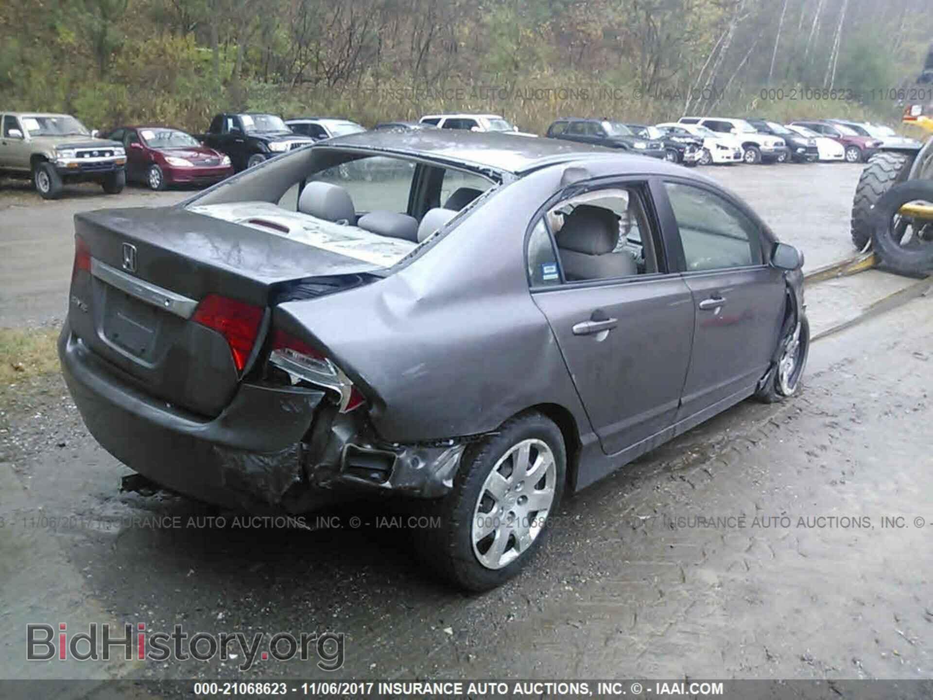 2011 Honda Civic - VIN: 19XFA1F55BE035384 - Photo 4