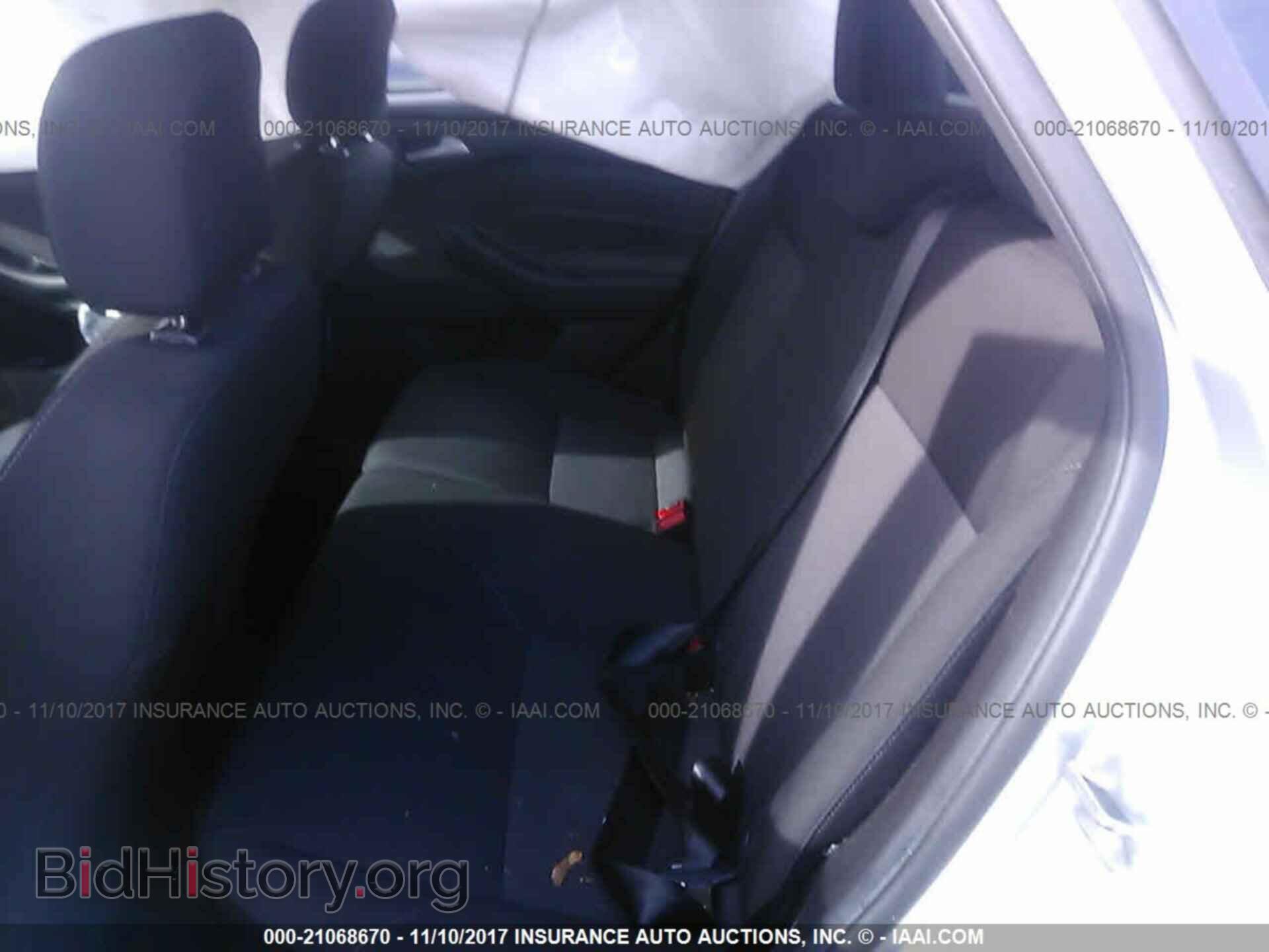 2016 Ford Focus - VIN: 1FADP3K2XGL271398 - Photo 8
