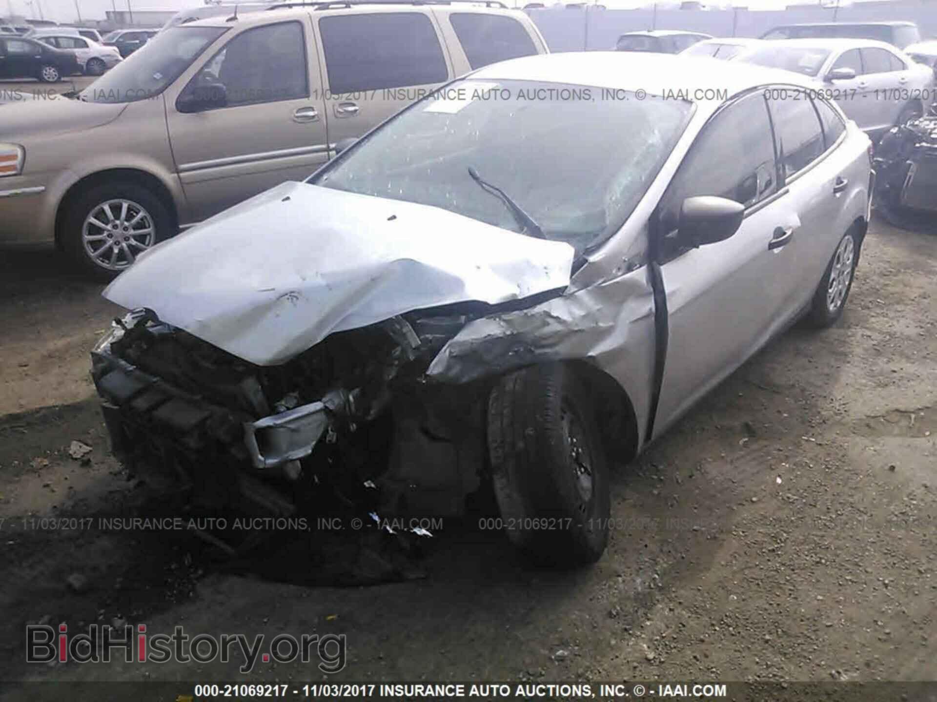 2013 Ford Focus - VIN: 1FADP3E28DL243512 - Фото 2