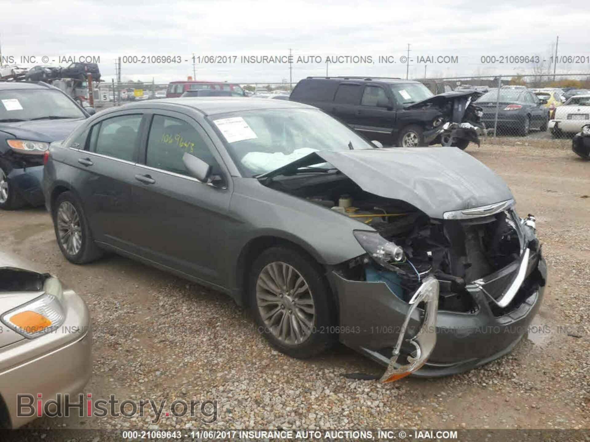 Photo 1C3CCBBB4DN602198 - Chrysler 200 2013