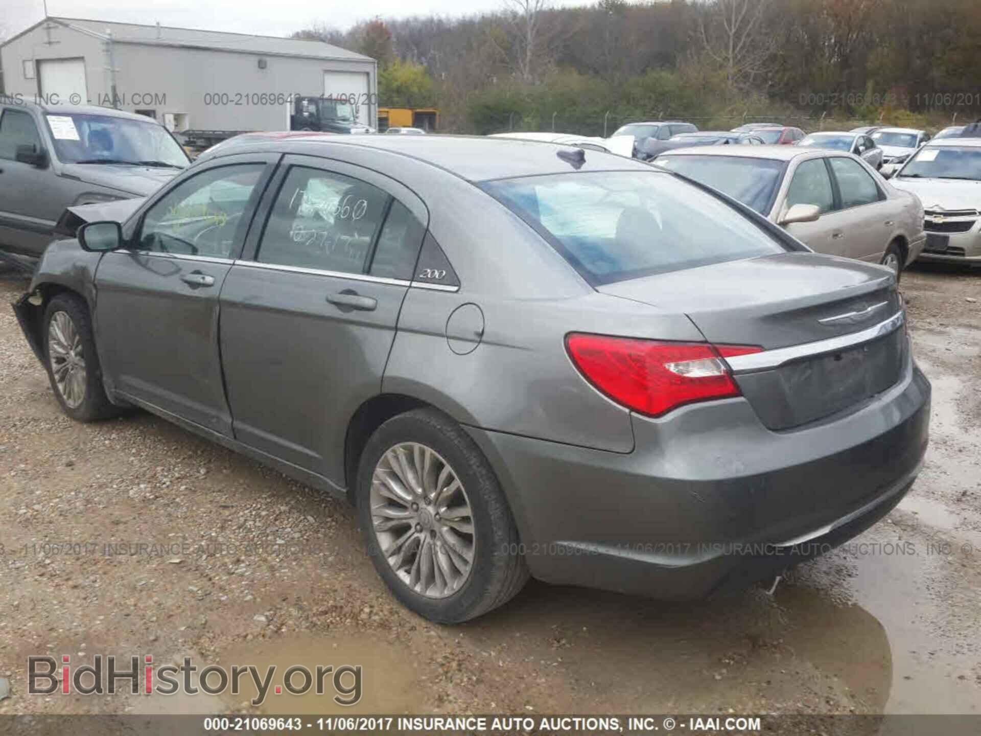 2013 Chrysler 200 - VIN: 1C3CCBBB4DN602198 - Photo 3