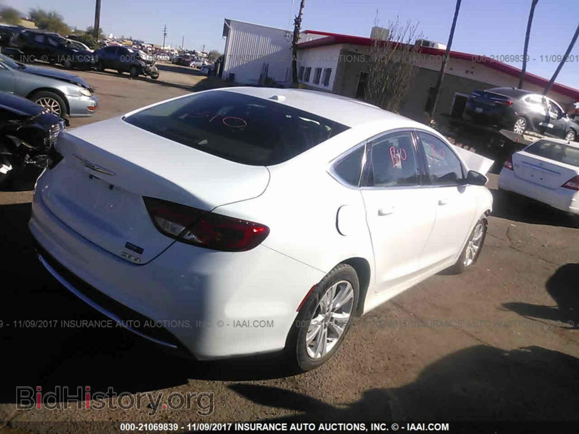 2016 Chrysler 200 - VIN: 1C3CCCAB6GN153442 - Photo 4