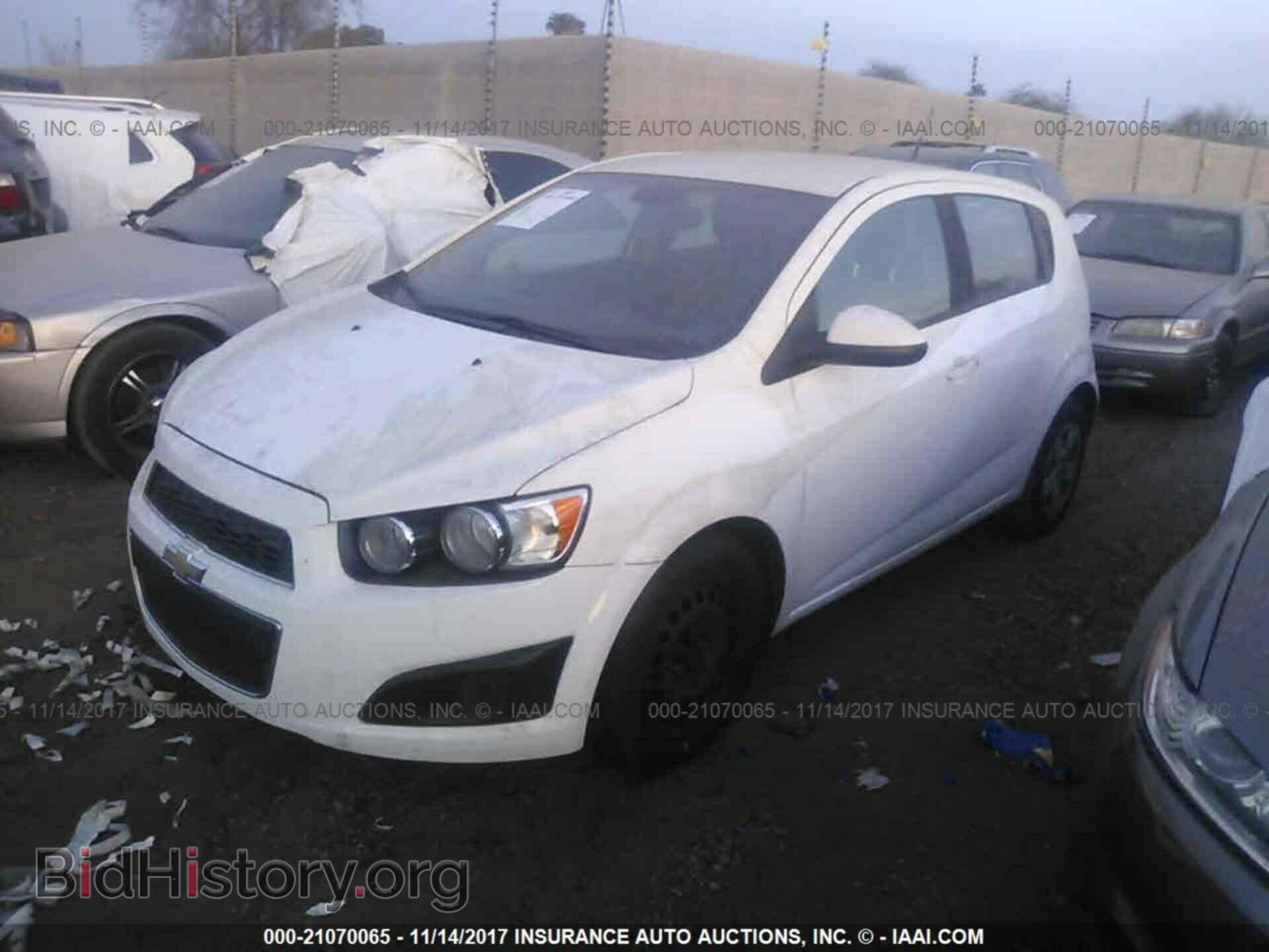 2013 Chevrolet Sonic - VIN: 1G1JA6SH1D4129251 - Photo 2