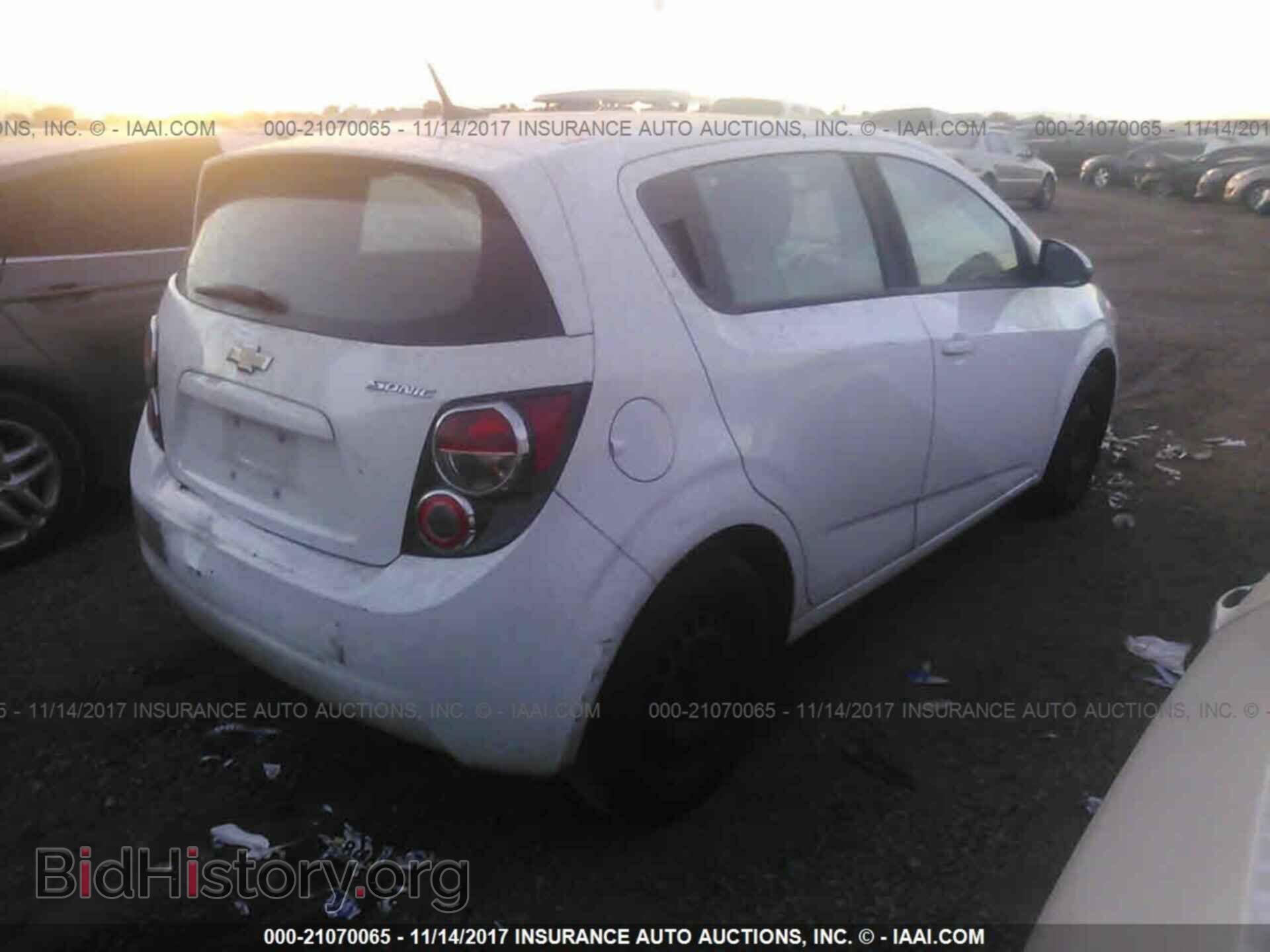 2013 Chevrolet Sonic - VIN: 1G1JA6SH1D4129251 - Photo 4
