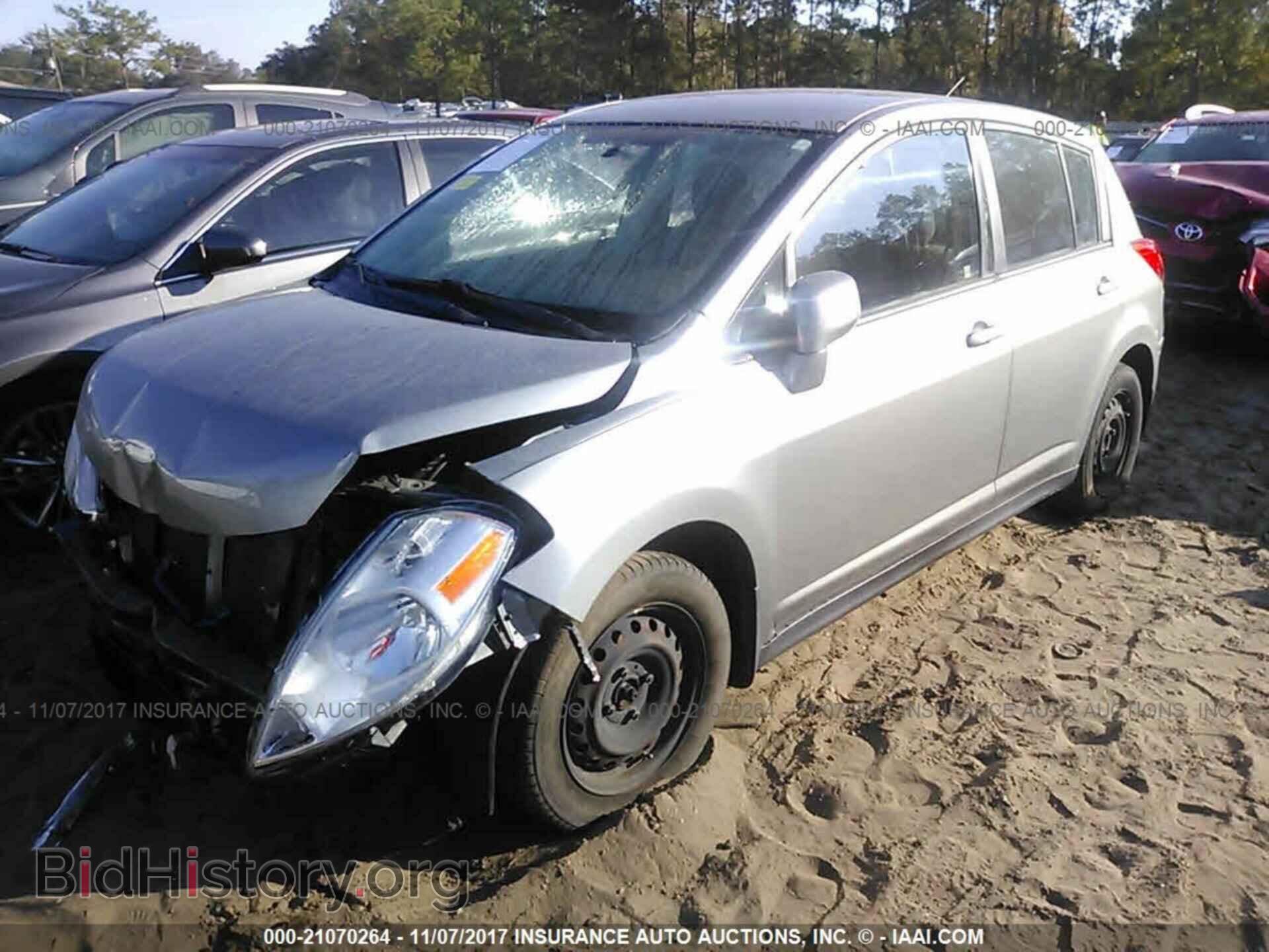 2011 Nissan Versa - VIN: 3N1BC1CP1BL402410 - Фото 2