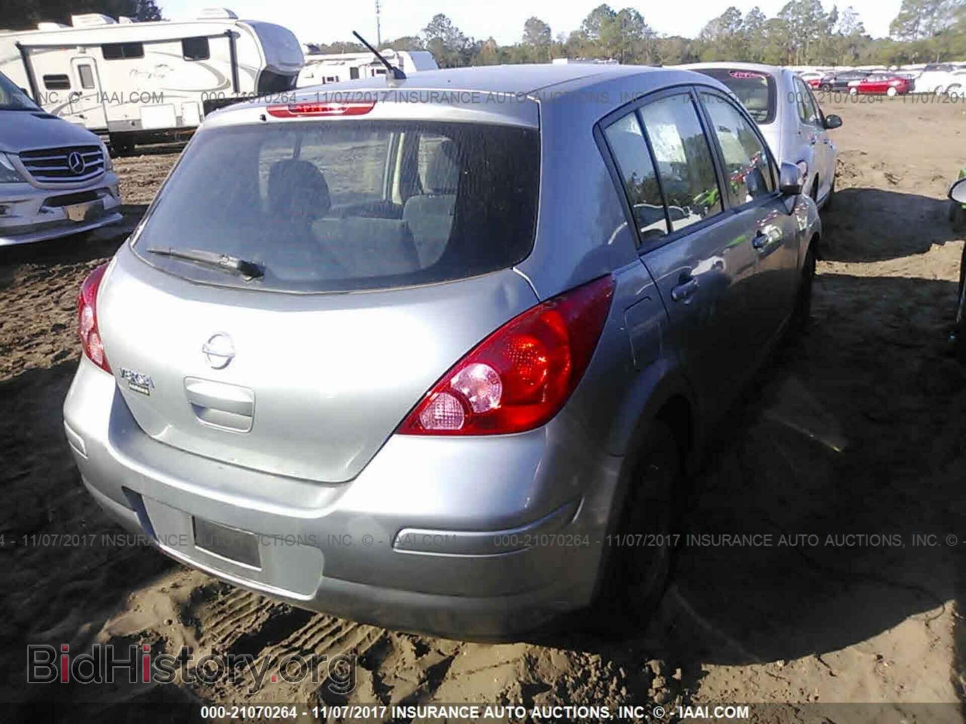 2011 Nissan Versa - VIN: 3N1BC1CP1BL402410 - Фото 4