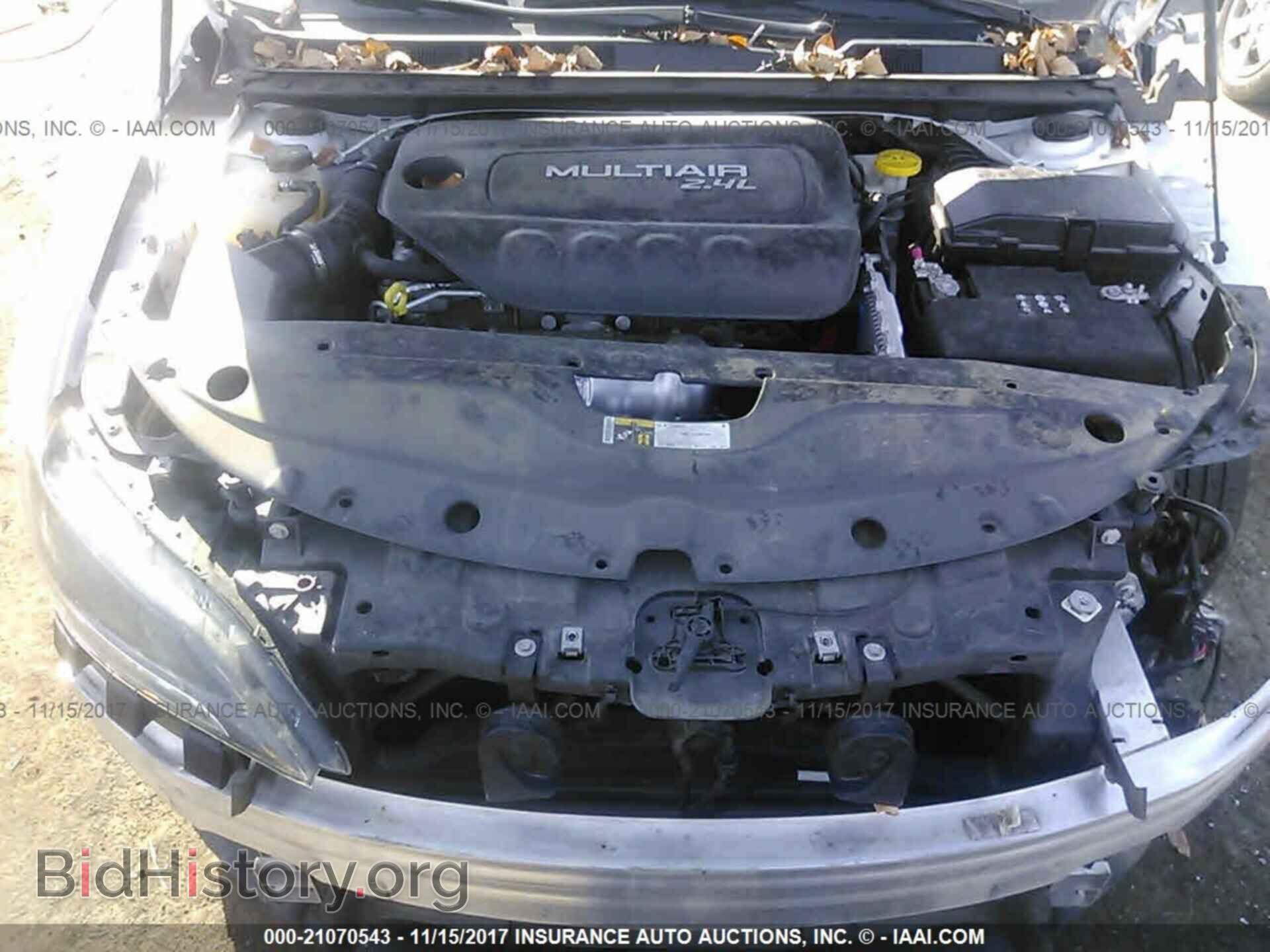 2016 Chrysler 200 - VIN: 1C3CCCAB6GN153859 - Фото 10