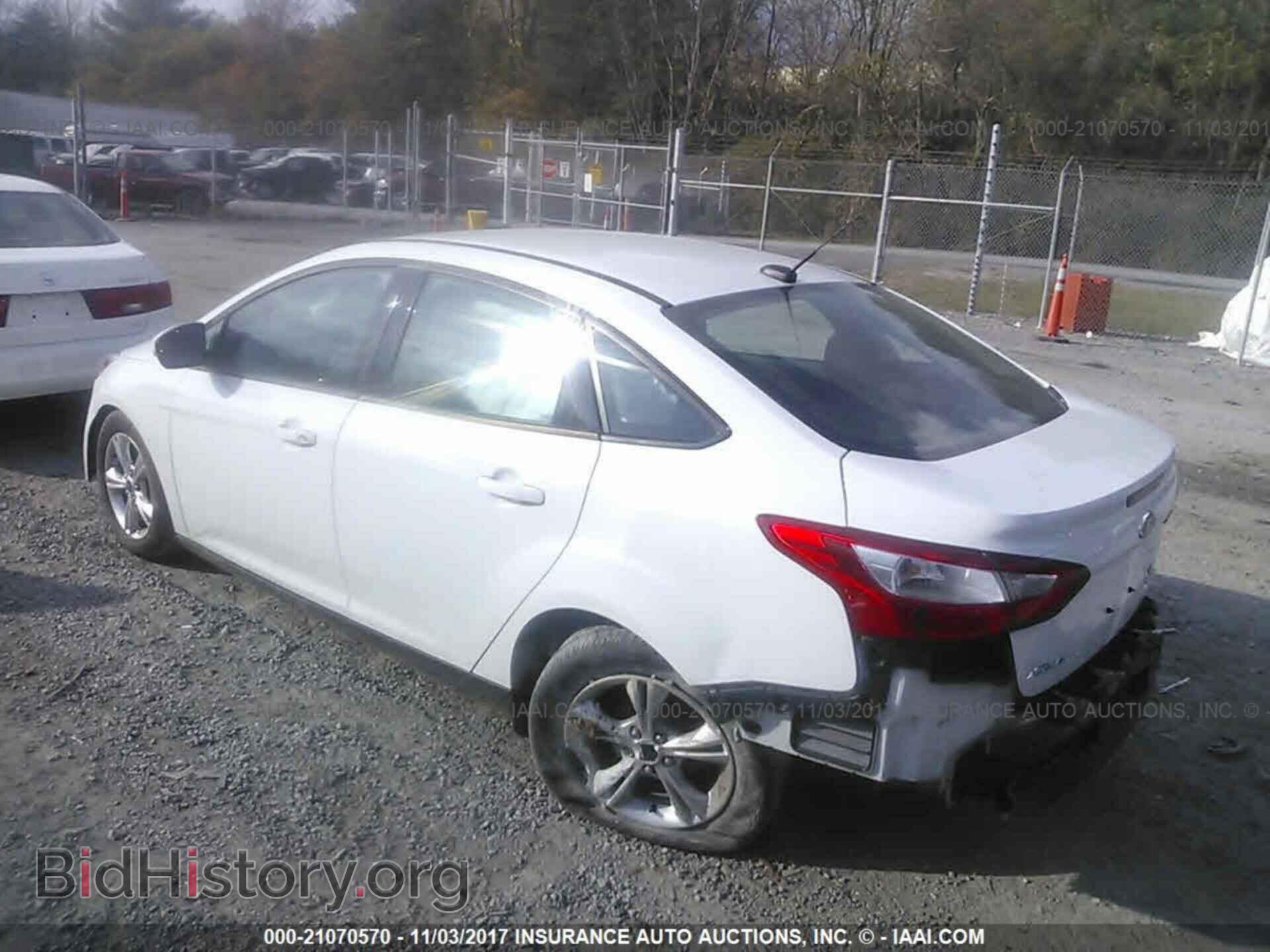 2014 Ford Focus - VIN: 1FADP3F24EL304886 - Photo 3