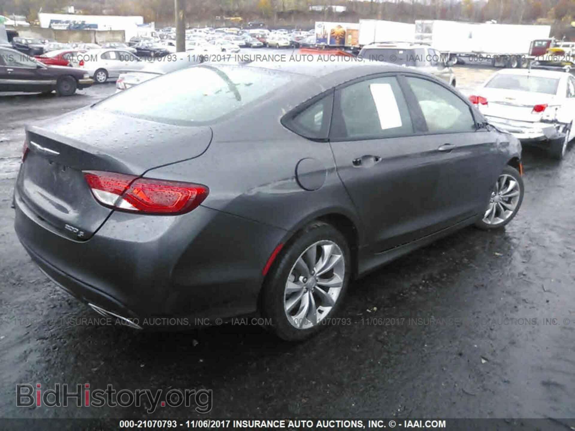 2015 Chrysler 200 - VIN: 1C3CCCBB0FN621985 - Photo 4