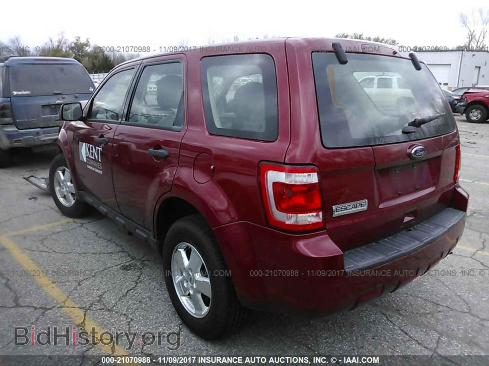 2011 Ford Escape - VIN: 1FMCU0C71BKC02763 - Фото 3