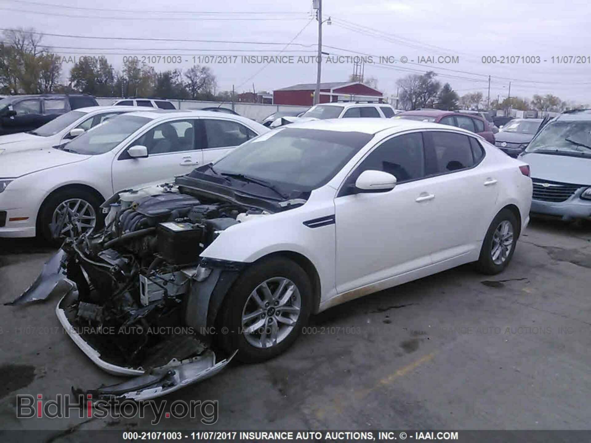 2011 Kia Optima - VIN: KNAGM4A75B5092487 - Фото 2