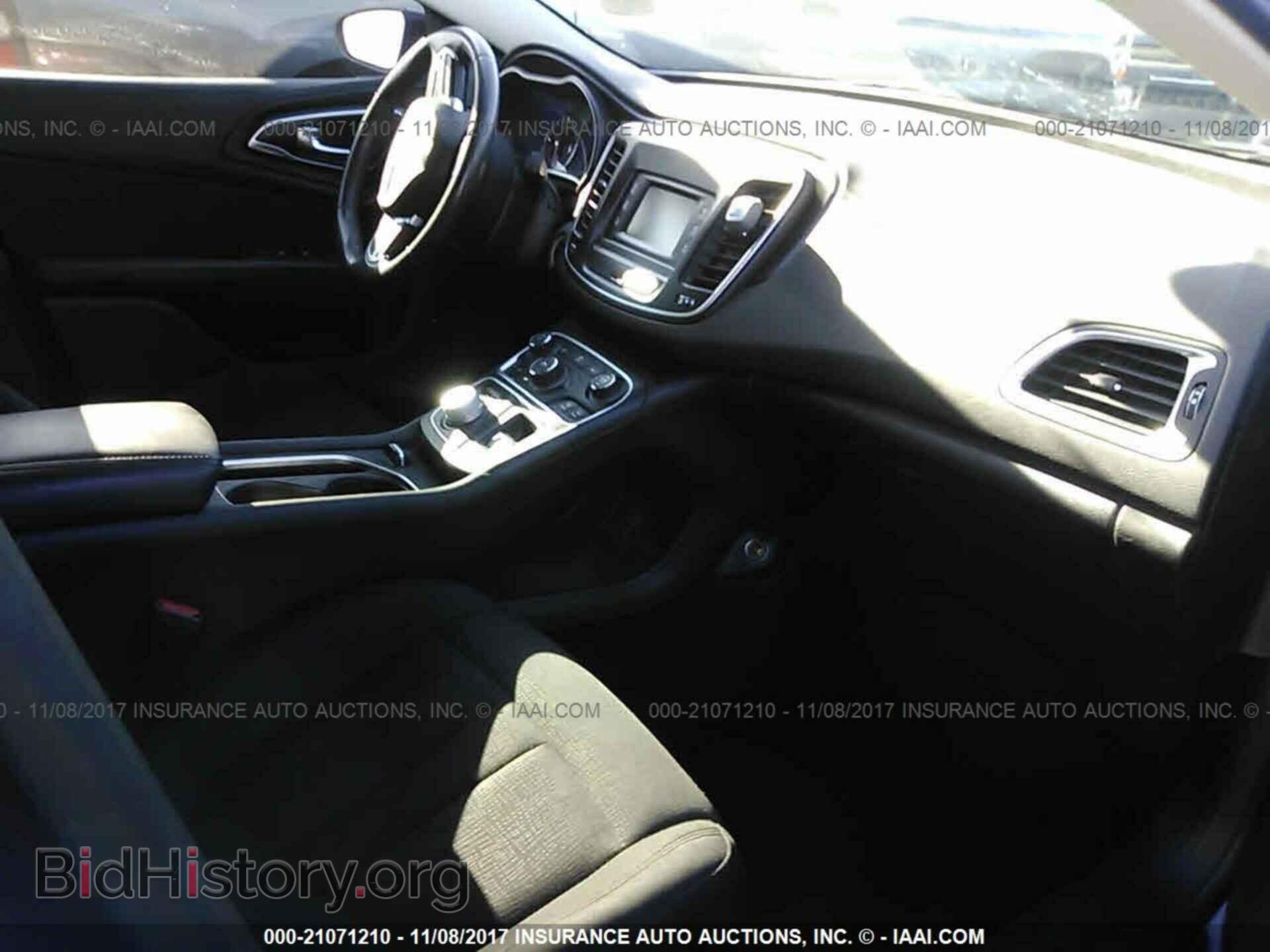 2015 Chrysler 200 - VIN: 1C3CCCAB4FN692396 - Photo 5