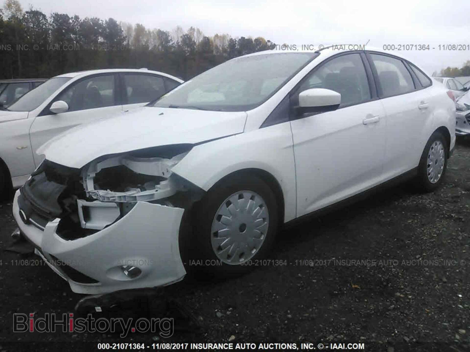 2012 Ford Focus - VIN: 1FAHP3F24CL276764 - Фото 2