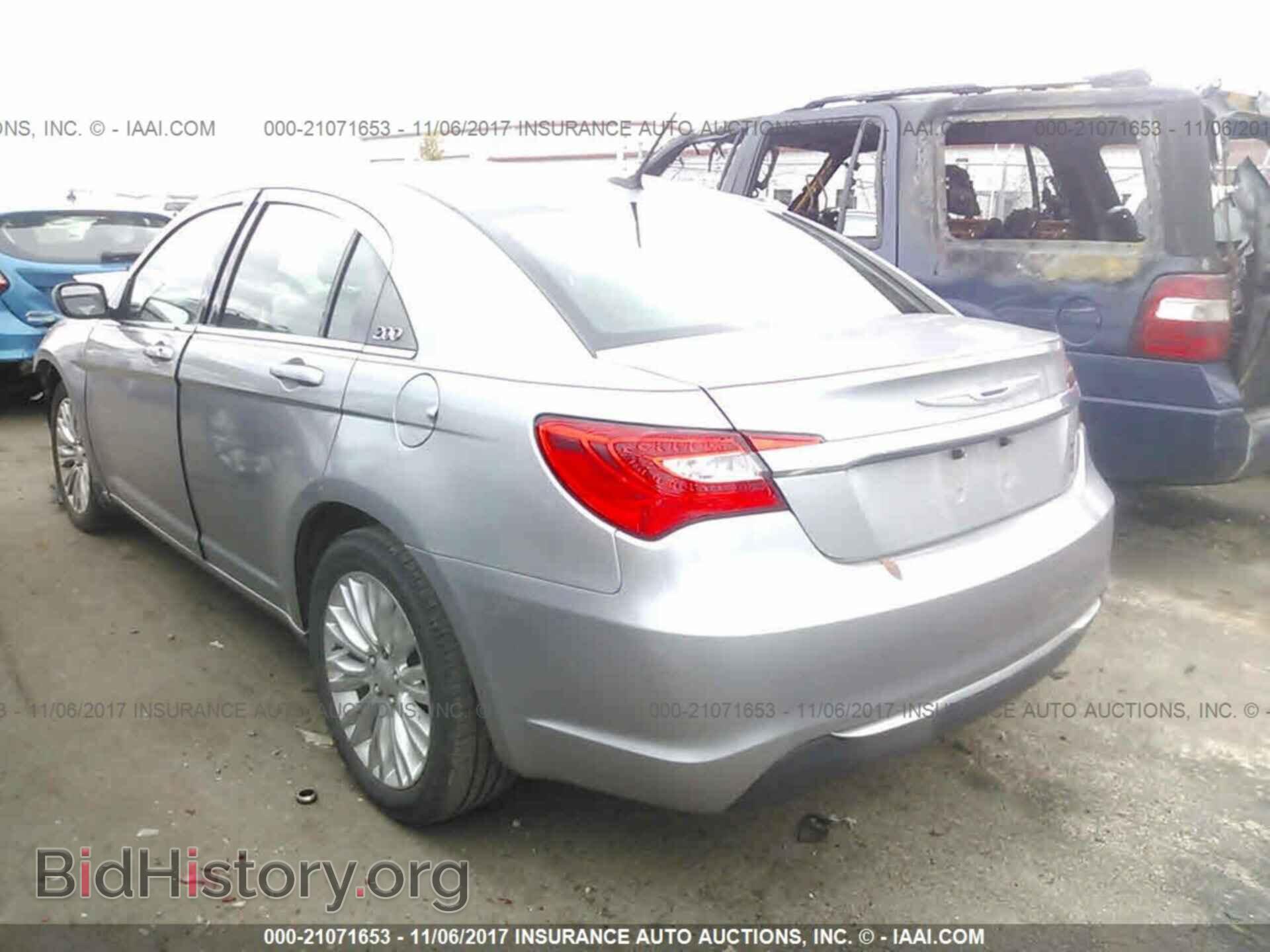 2013 Chrysler 200 - VIN: 1C3CCBBB5DN601433 - Photo 2