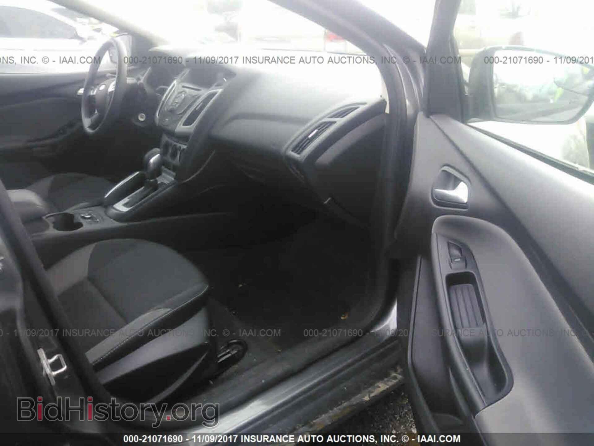 2014 Ford Focus - VIN: 1FADP3K2XEL101930 - Photo 5