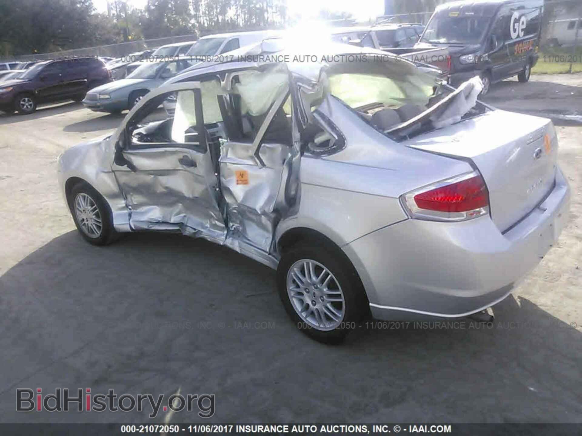 2011 Ford Focus - VIN: 1FAHP3FN0BW142650 - Фото 3
