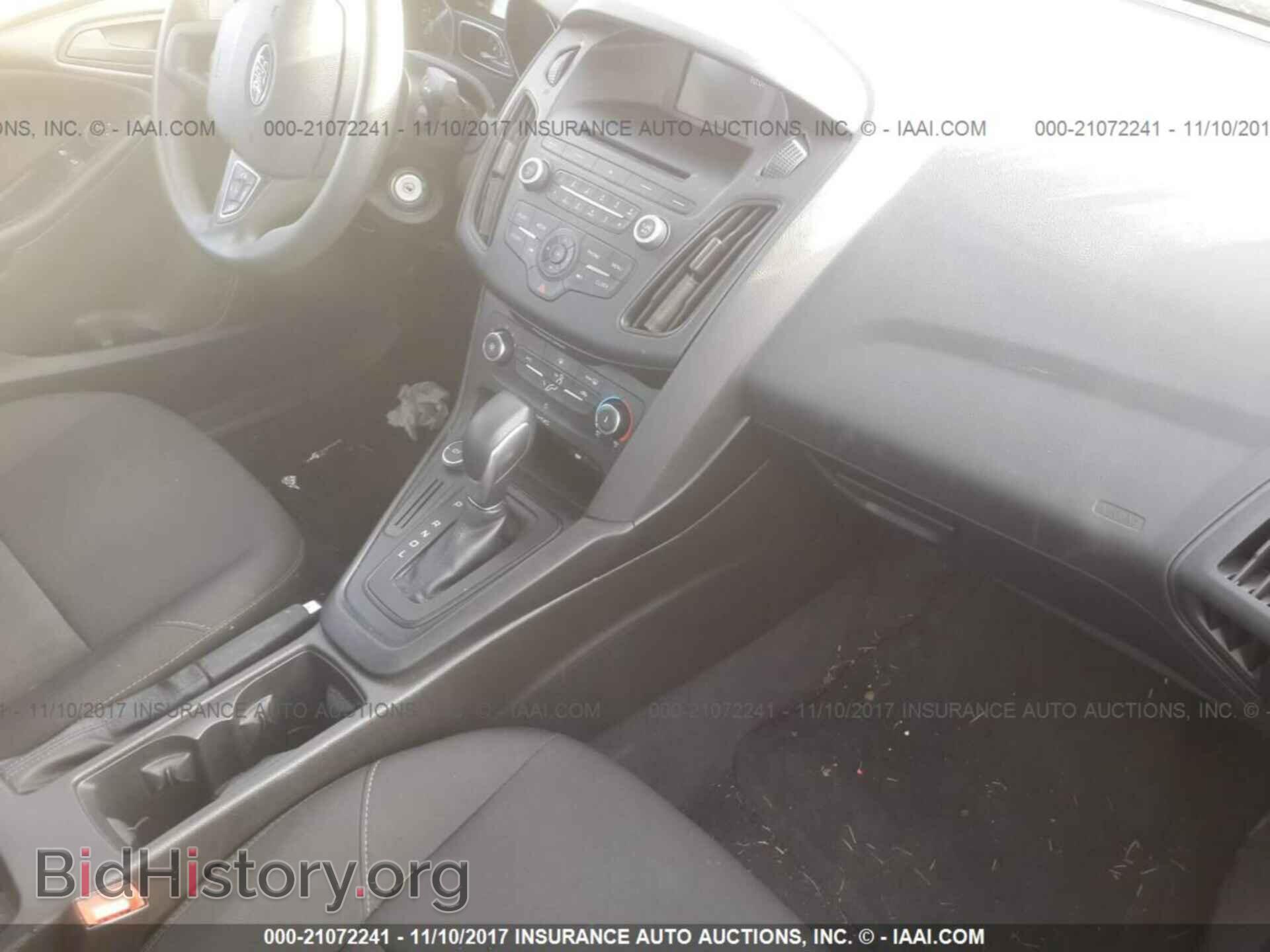 2016 Ford Focus - VIN: 1FADP3E28GL294044 - Photo 5