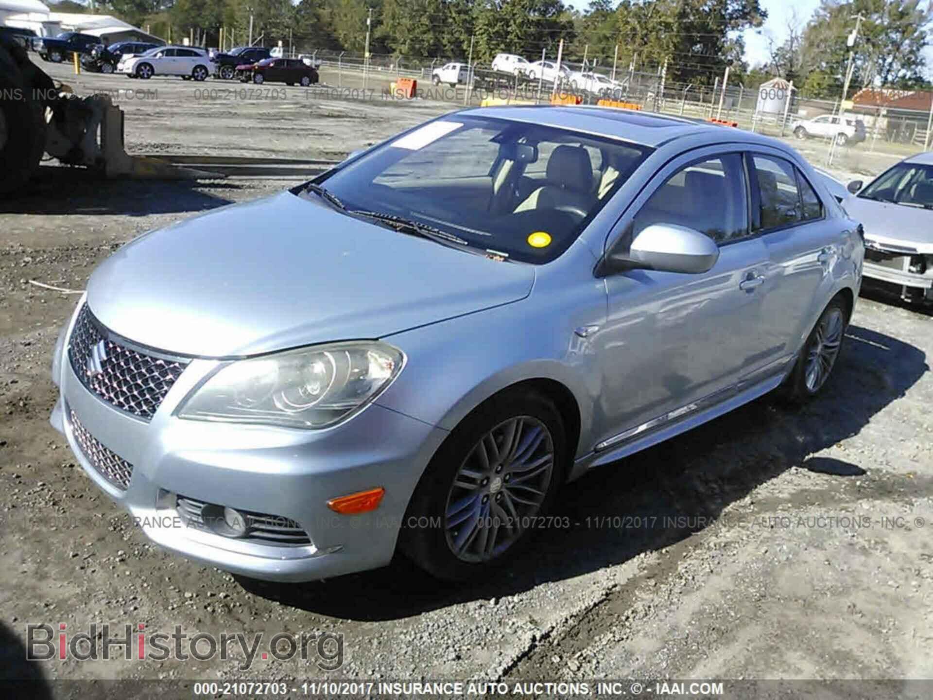 2012 Suzuki Kizashi - VIN: JS2RE9A87C6100282 - Photo 2