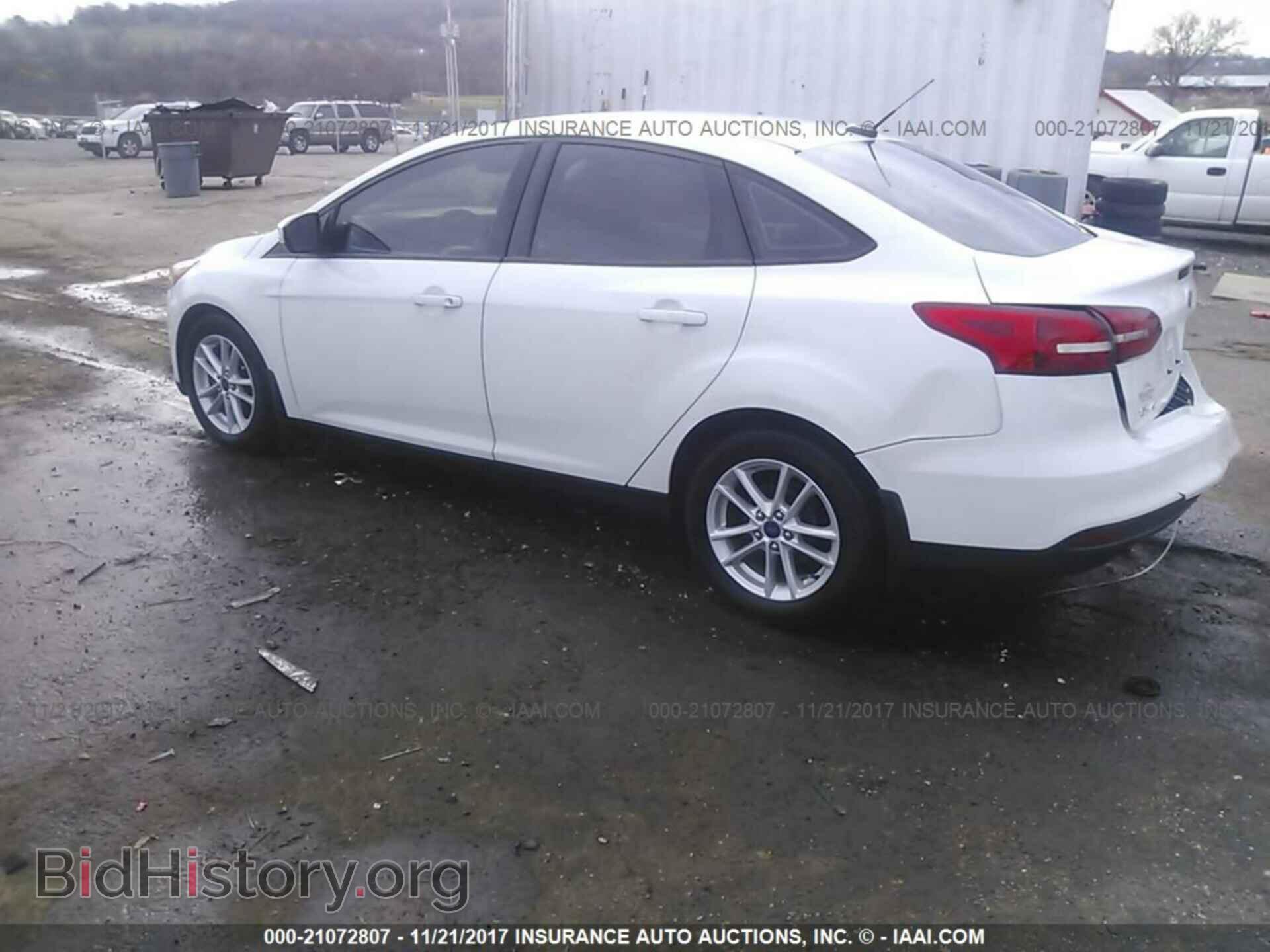 2015 Ford Focus - VIN: 1FADP3F22FL215044 - Photo 3