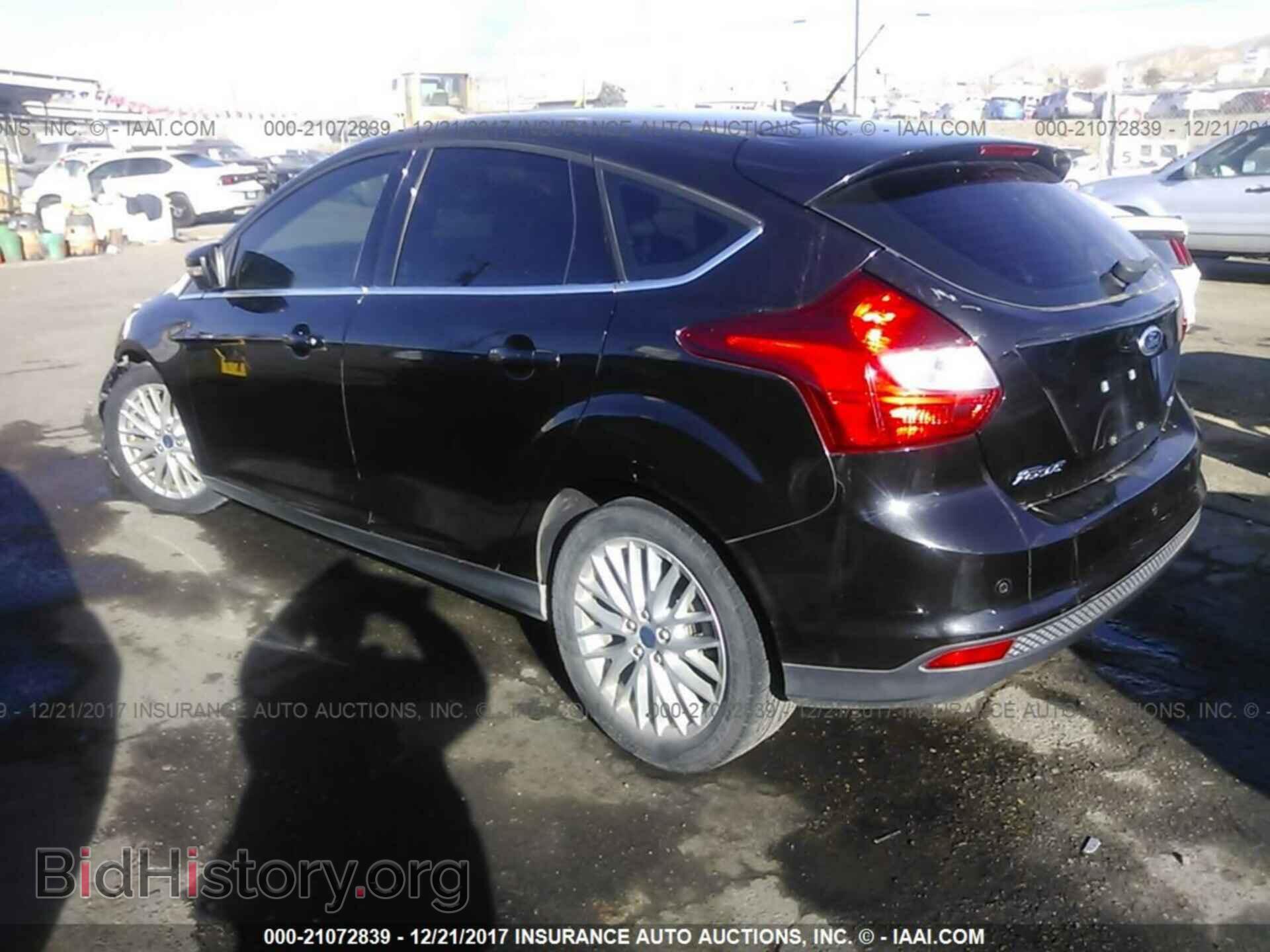 2012 Ford Focus - VIN: 1FAHP3M22CL324734 - Photo 3