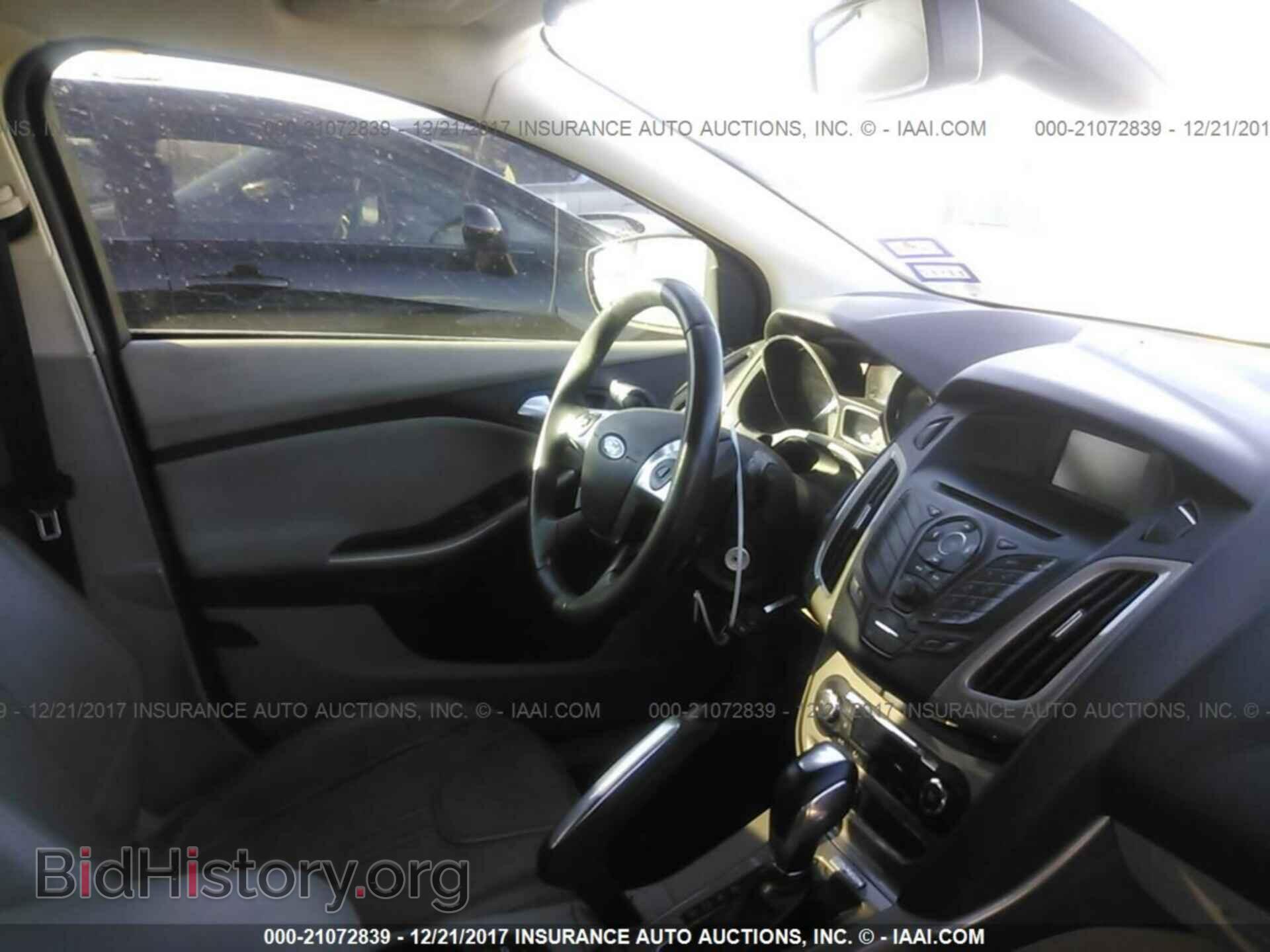 2012 Ford Focus - VIN: 1FAHP3M22CL324734 - Photo 5