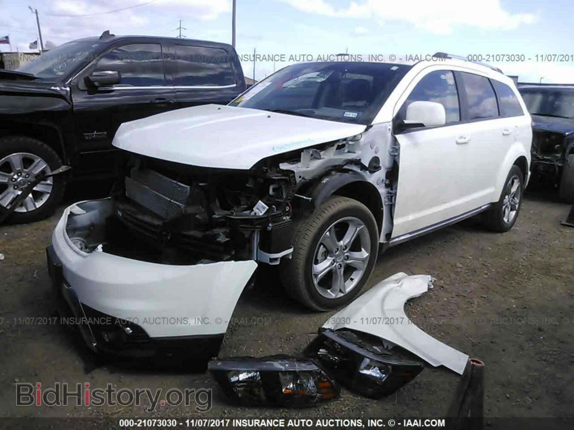 2017 Dodge Journey - VIN: 3C4PDCGGXHT562686 - Фото 2