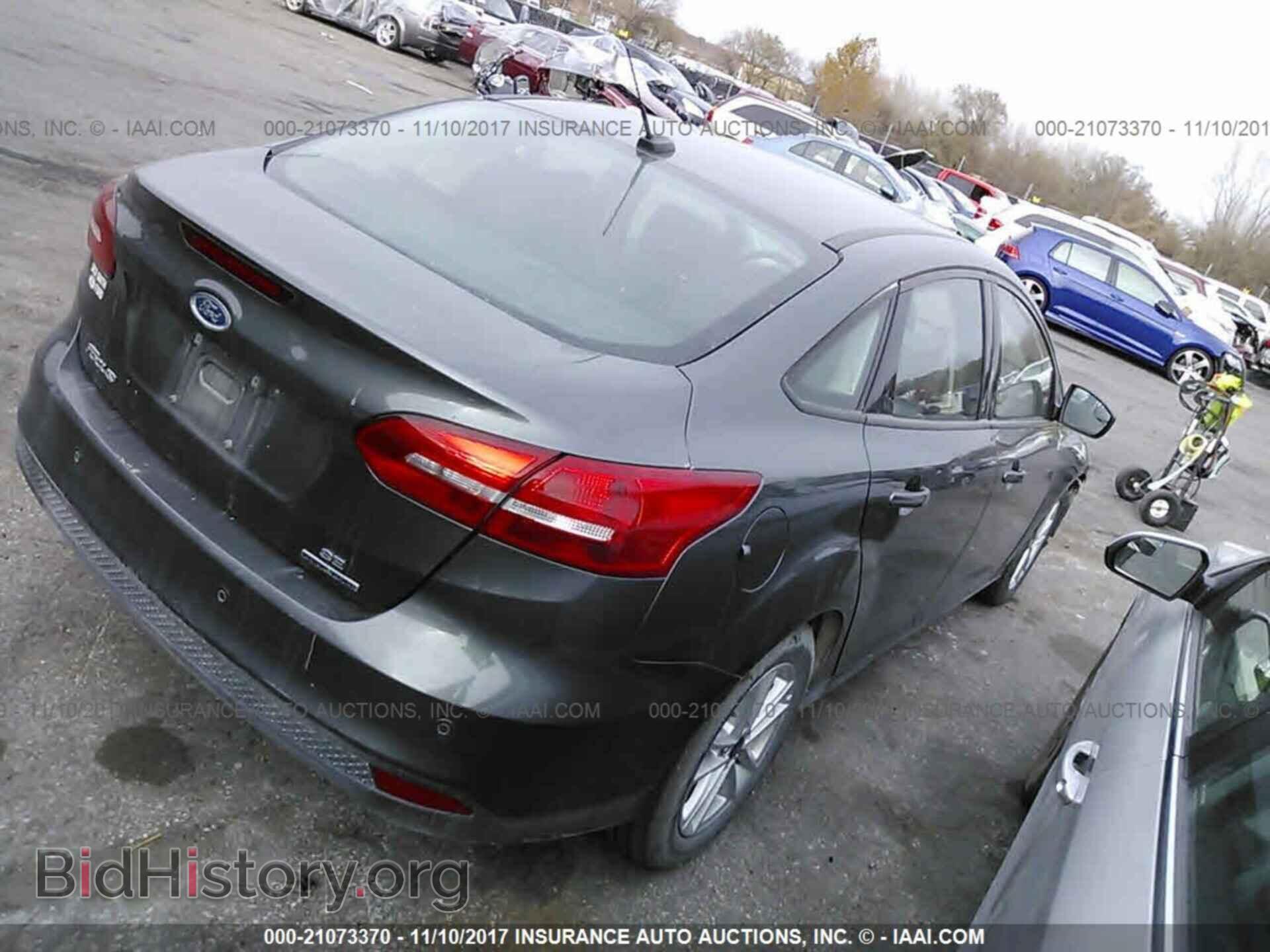 2016 Ford Focus - VIN: 1FADP3F23GL355301 - Photo 4