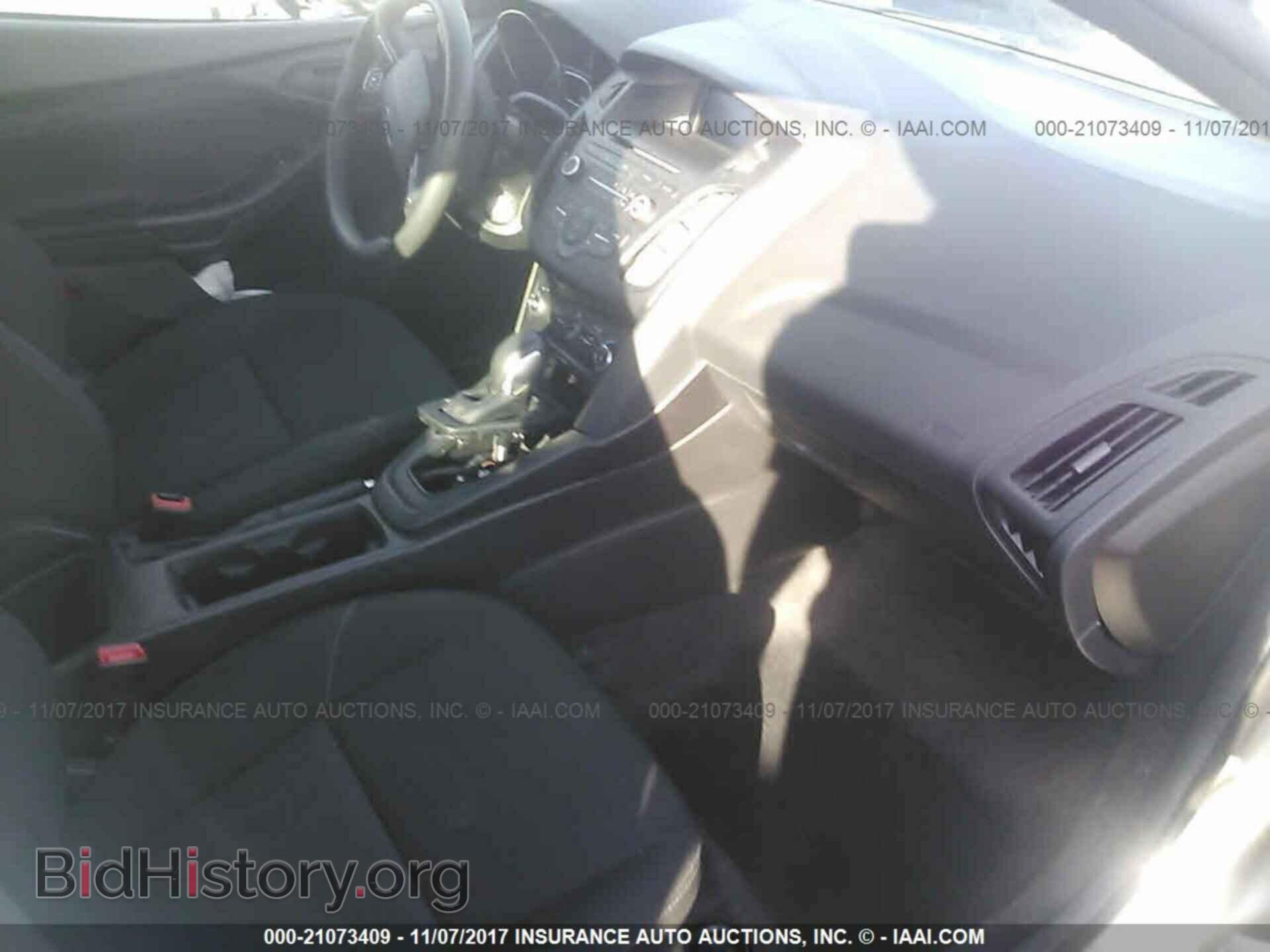 2016 Ford Focus - VIN: 1FADP3E2XGL324872 - Photo 5