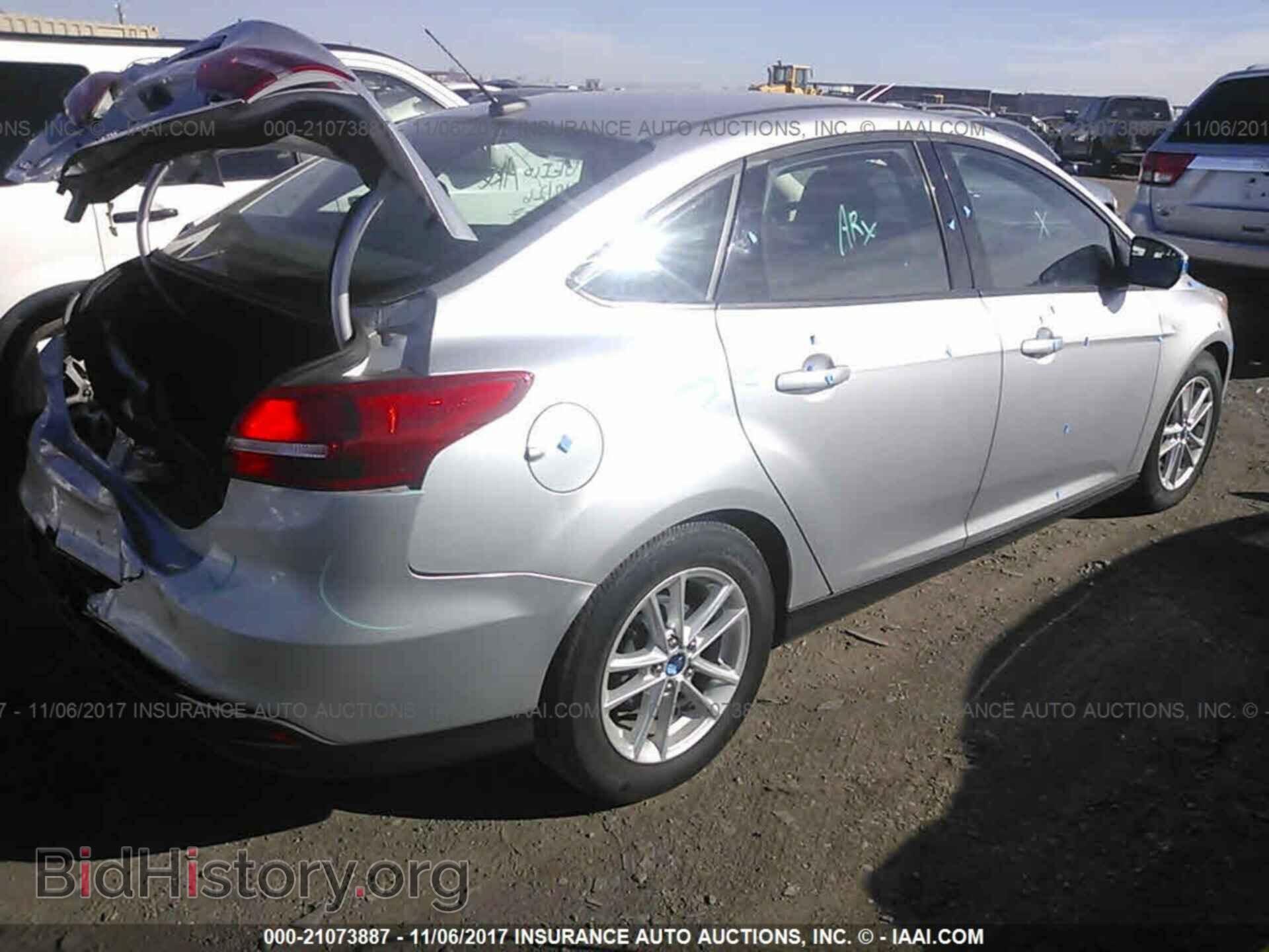 2015 Ford Focus - VIN: 1FADP3F23FL243936 - Photo 4