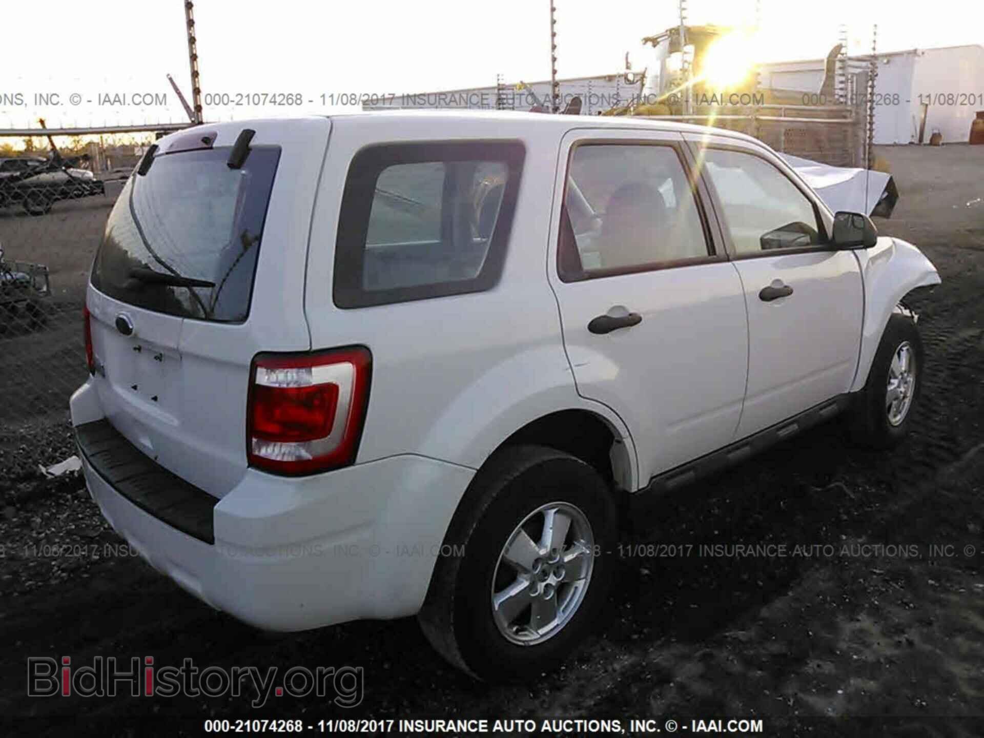 2011 Ford Escape - VIN: 1FMCU0C71BKB58523 - Фото 4