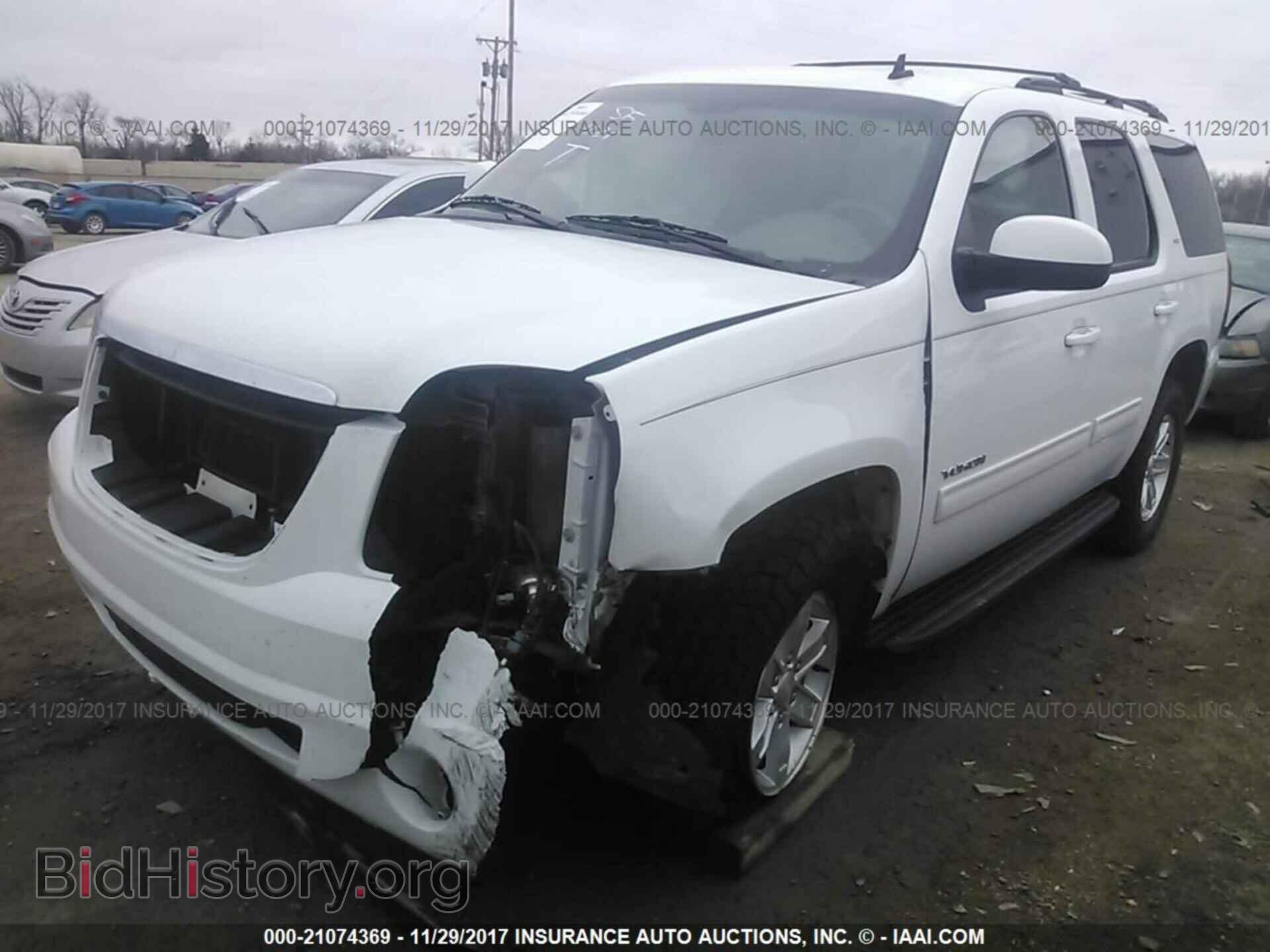 2011 Gmc Yukon - VIN: 1GKS2CE04BR357097 - Photo 2