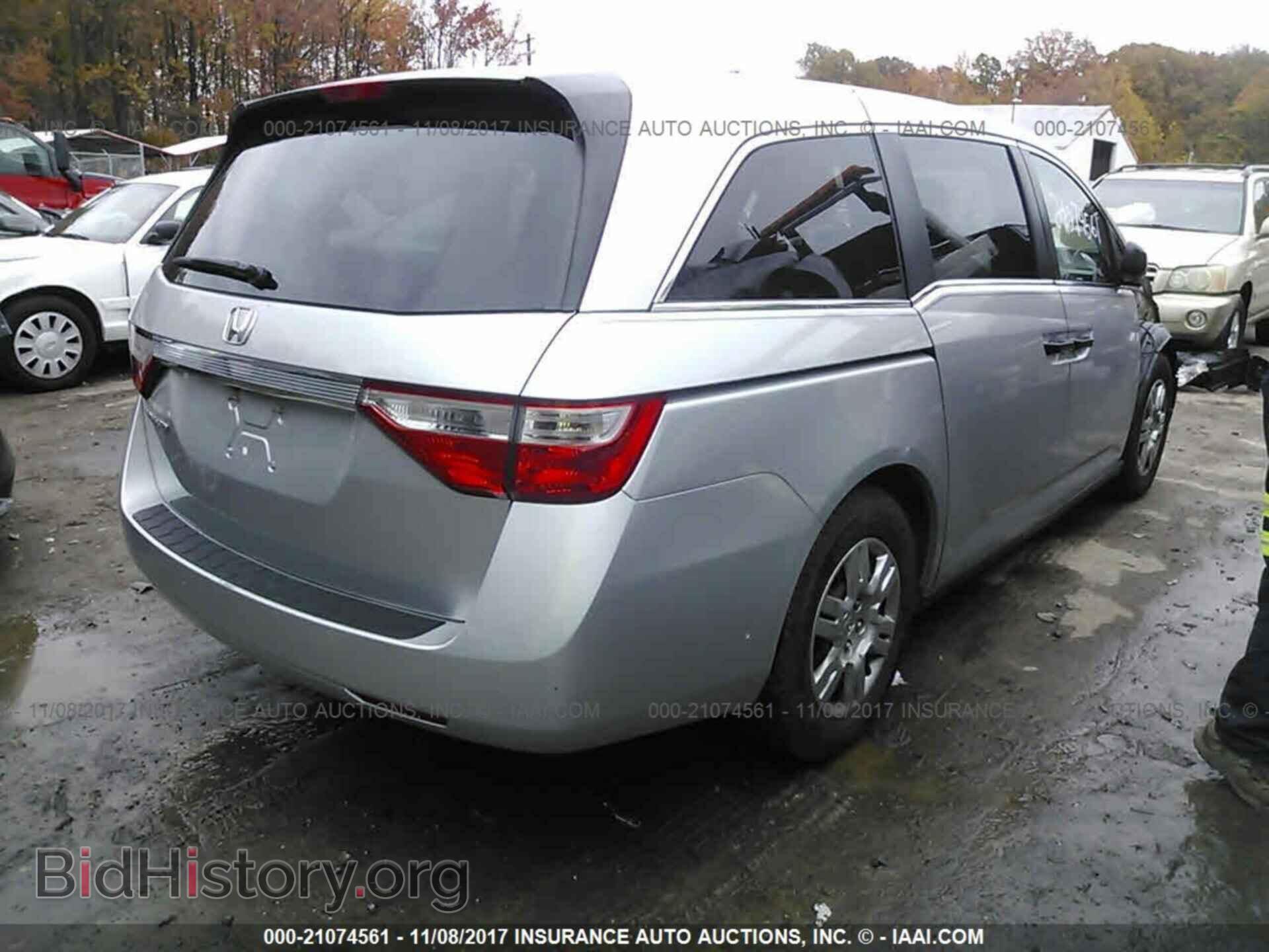 2013 Honda Odyssey - VIN: 5FNRL5H2XDB052194 - Фото 4