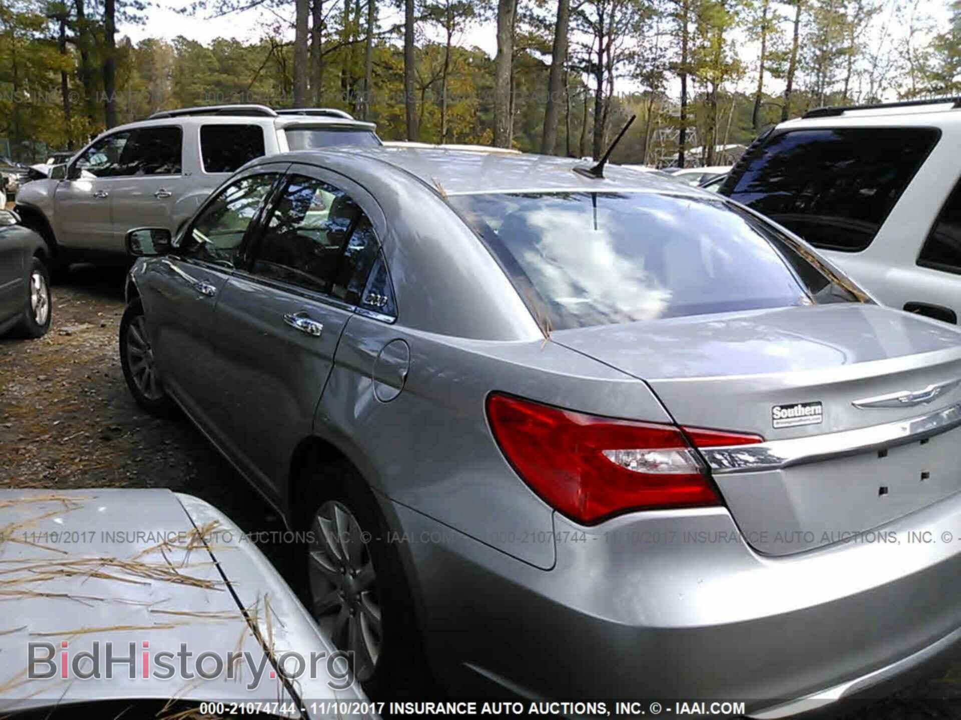 2014 Chrysler 200 - VIN: 1C3CCBCG8EN179511 - Фото 3