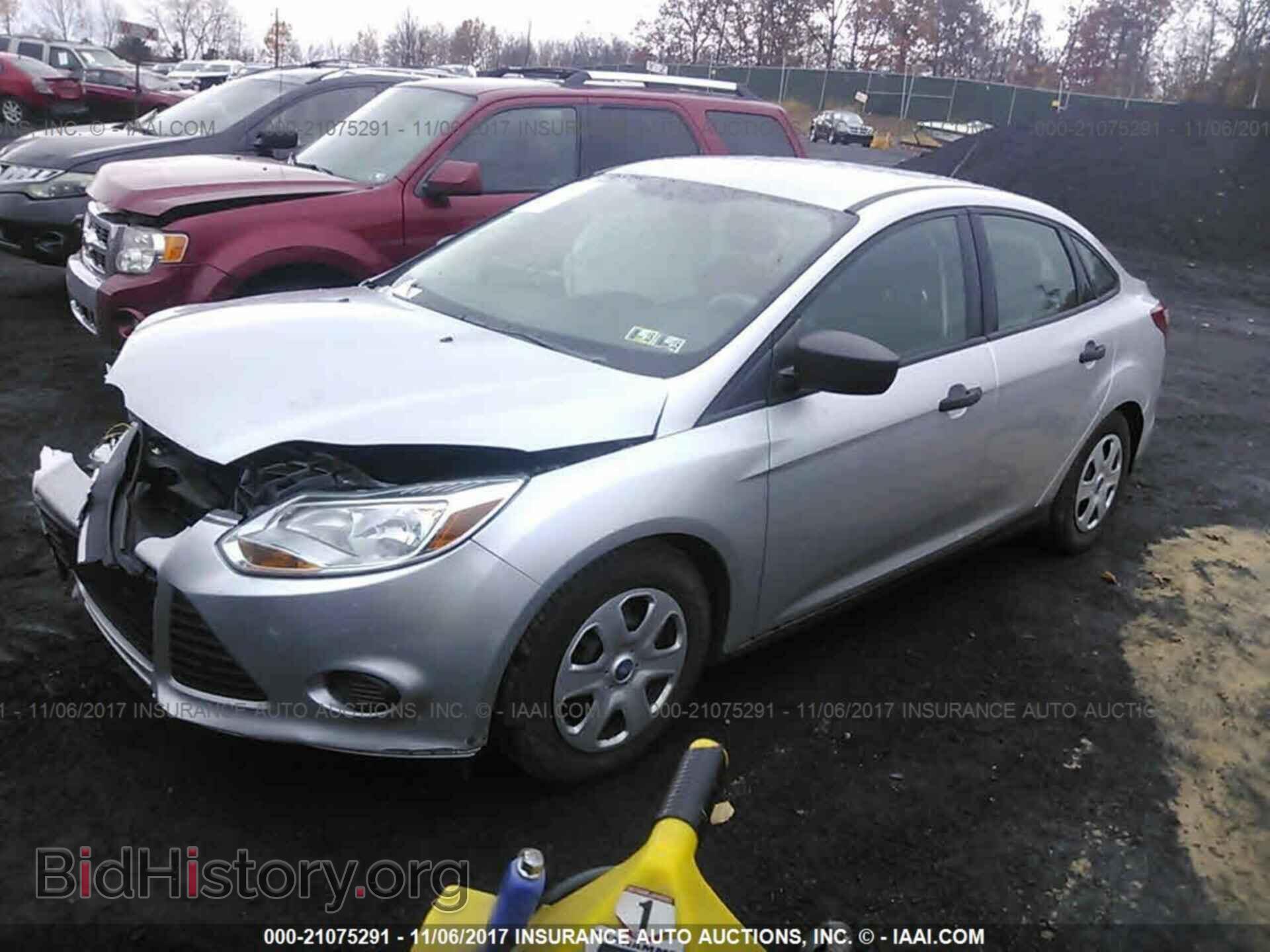 2012 Ford Focus - VIN: 1FAHP3E28CL188480 - Photo 2