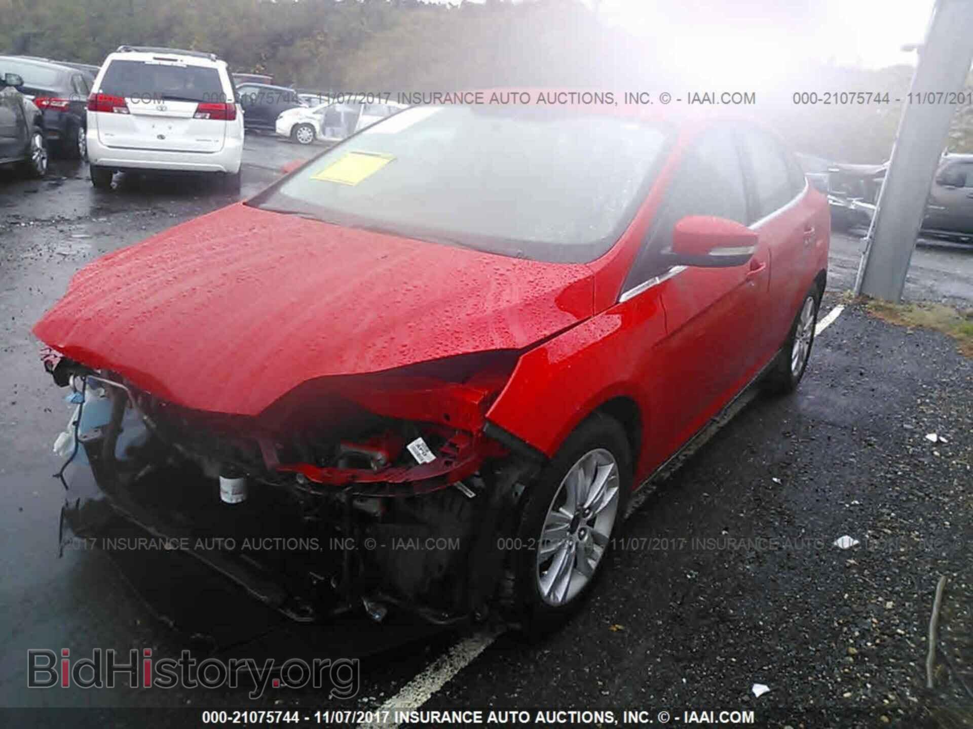 2012 Ford Focus - VIN: 1FAHP3H20CL455638 - Photo 2