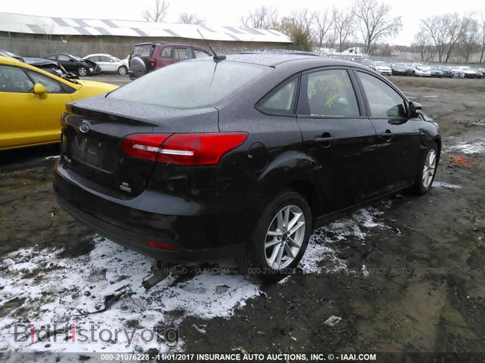 2015 Ford Focus - VIN: 1FADP3FEXFL231616 - Photo 4
