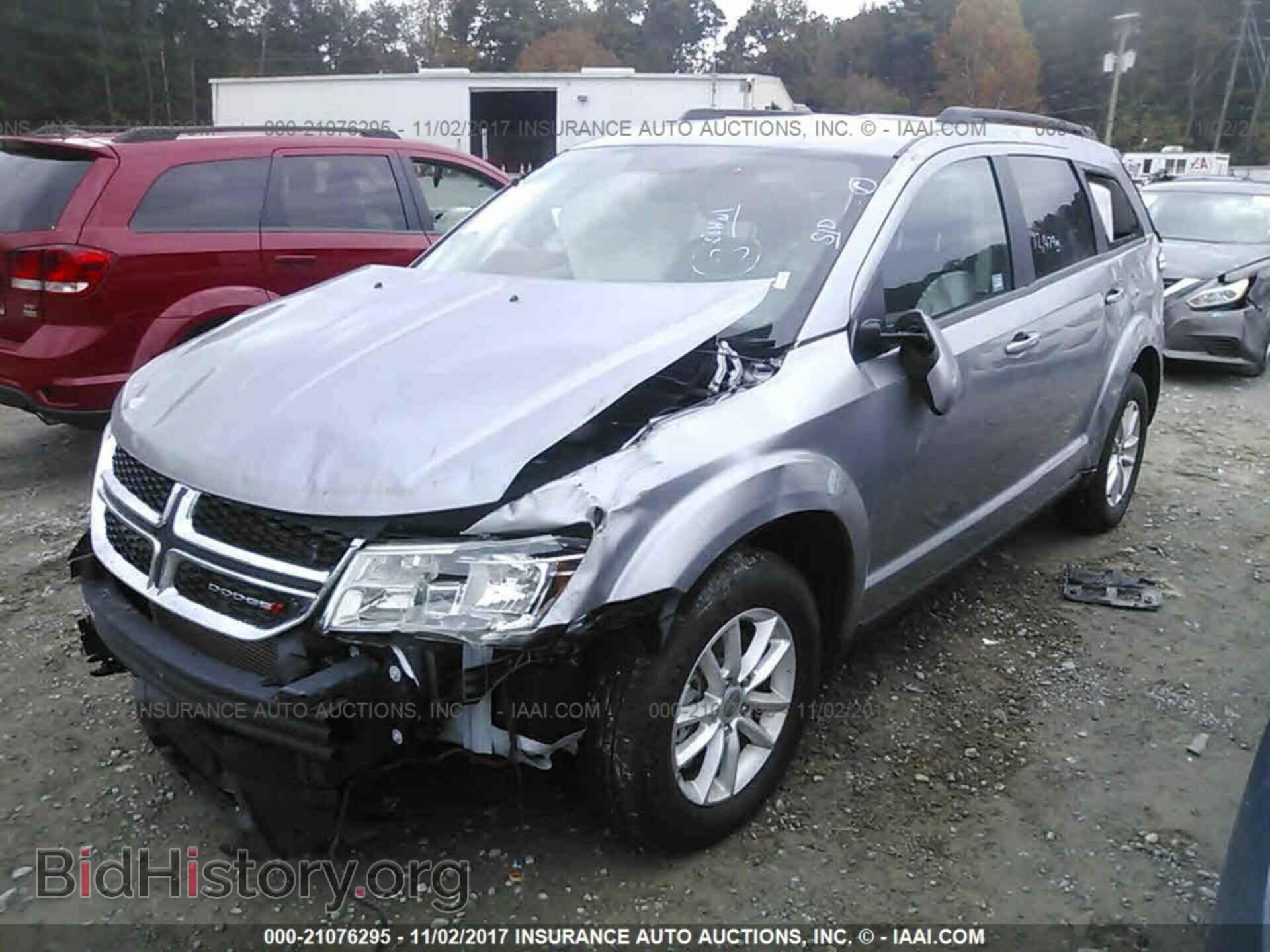 2017 Dodge Journey - VIN: 3C4PDCBG8HT571815 - Фото 2