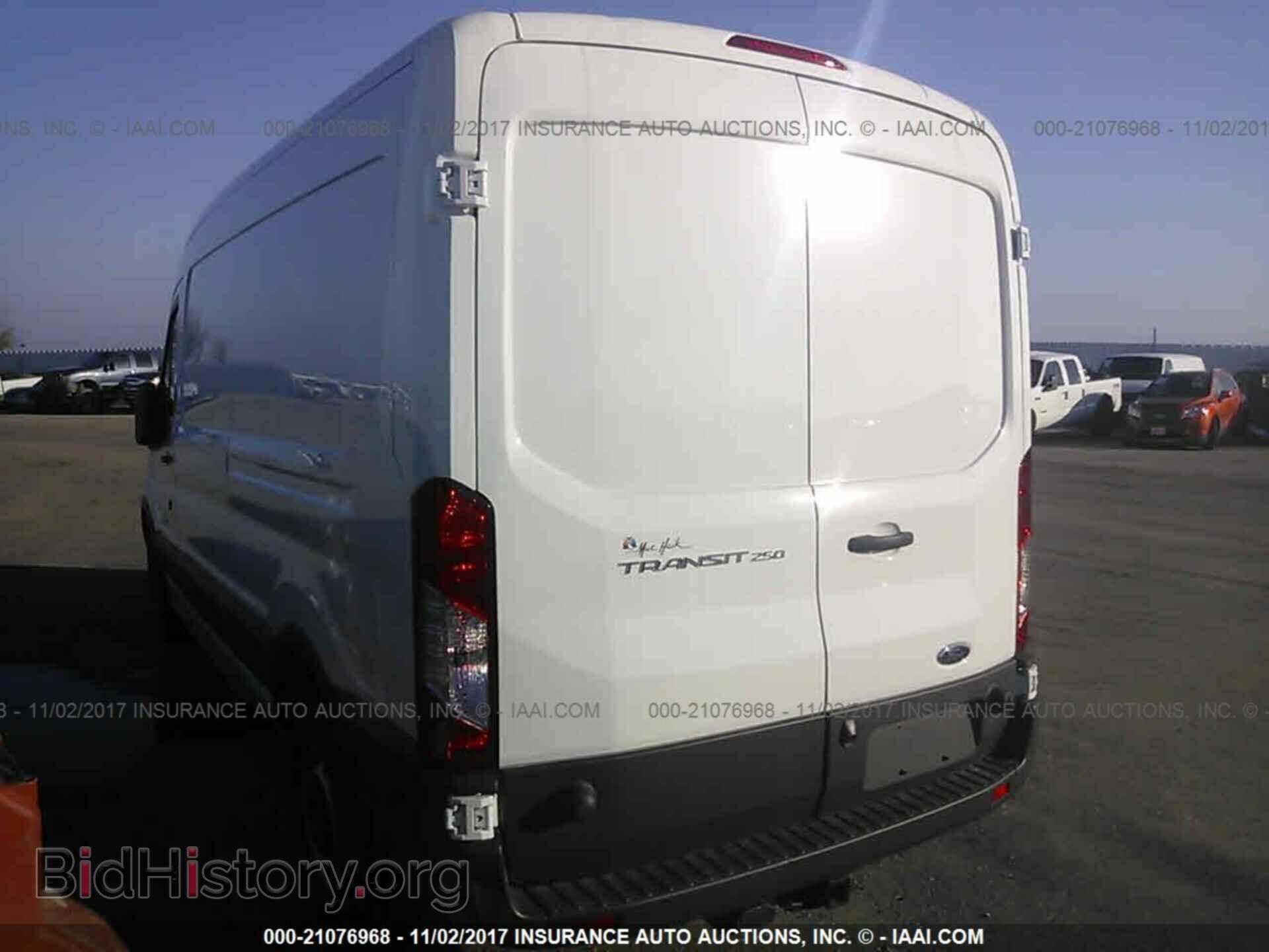 2017 Ford Transit - VIN: 1FTYR2CM4HKA71589 - Фото 3