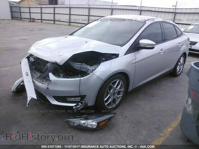 2015 Ford Focus - VIN: 1FADP3F27FL224581 - Photo 2